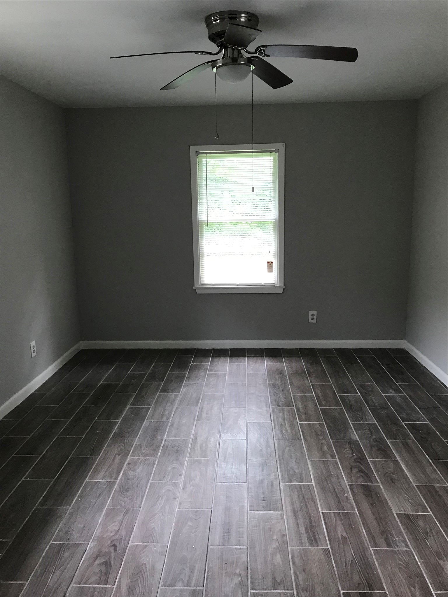 2702 N Camp Circle, La Marque, TX 77568
