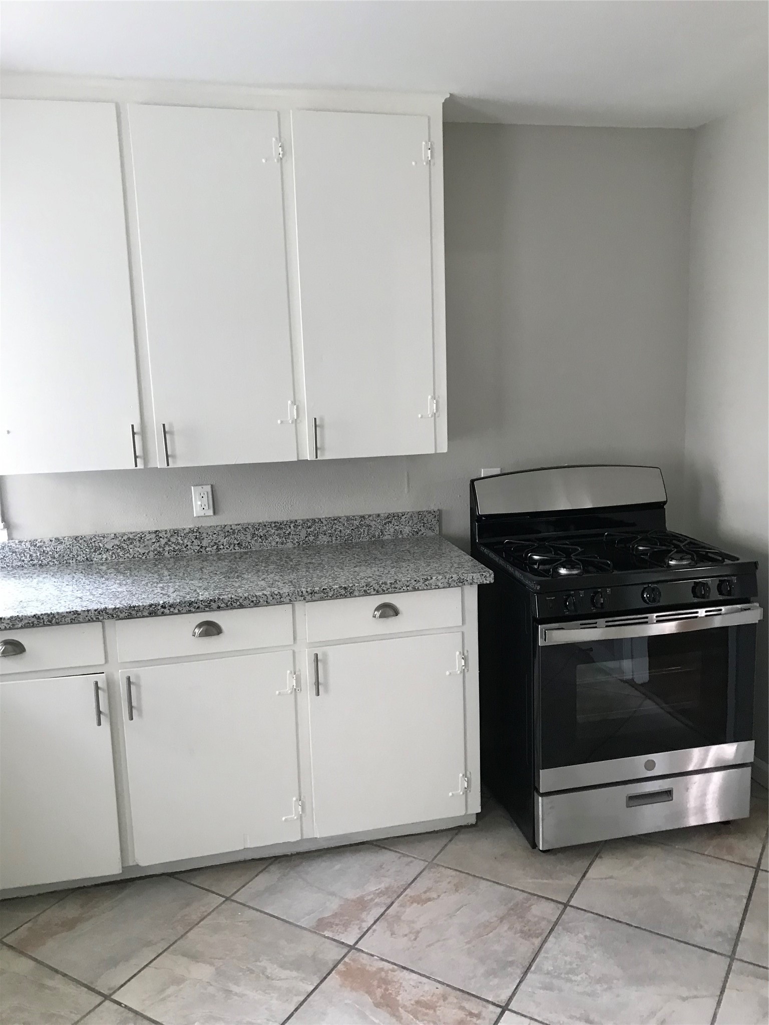 2702 N Camp Circle, La Marque, TX 77568