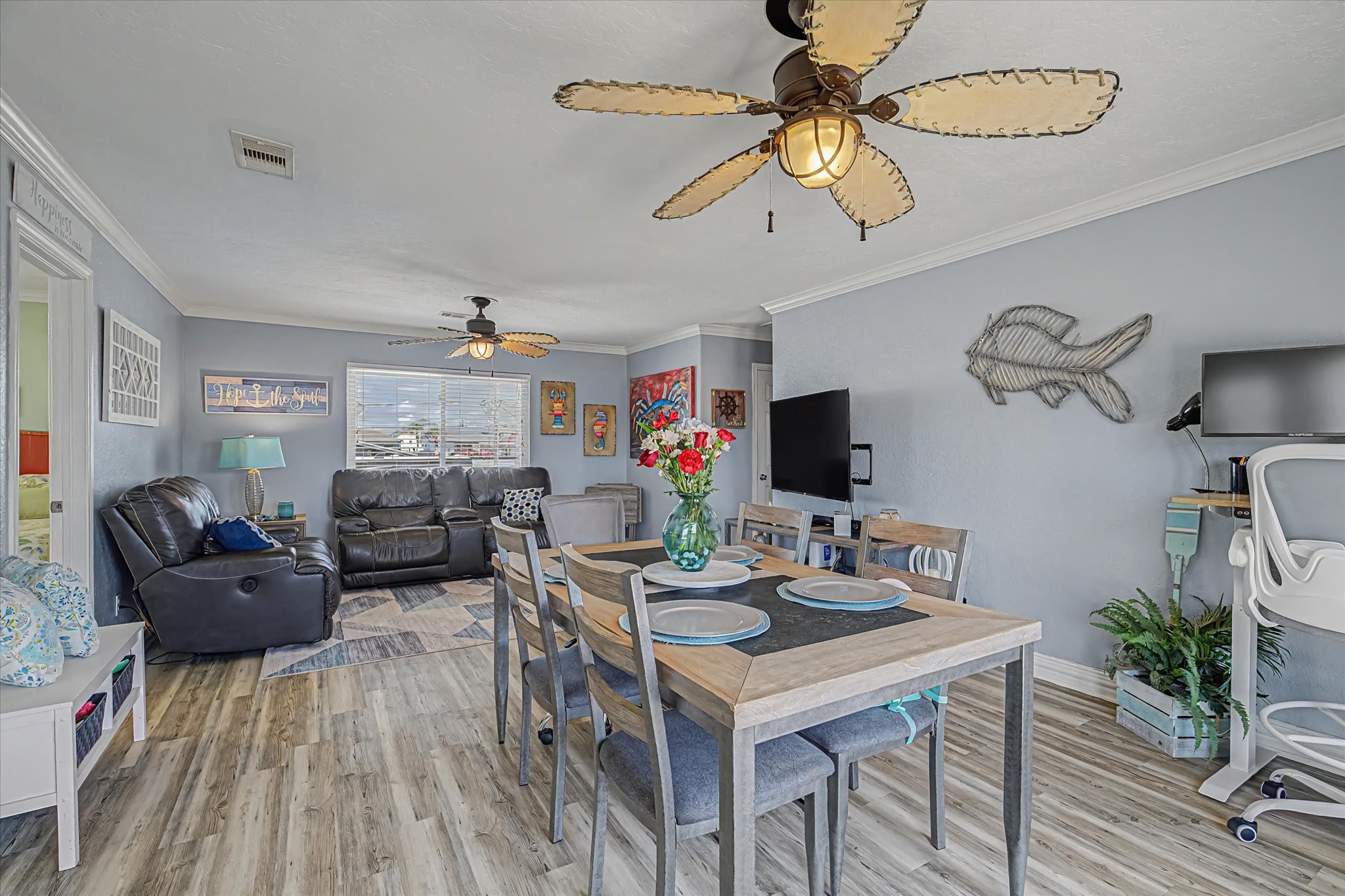 273 Barracuda Street, Bayou Vista, TX 77563