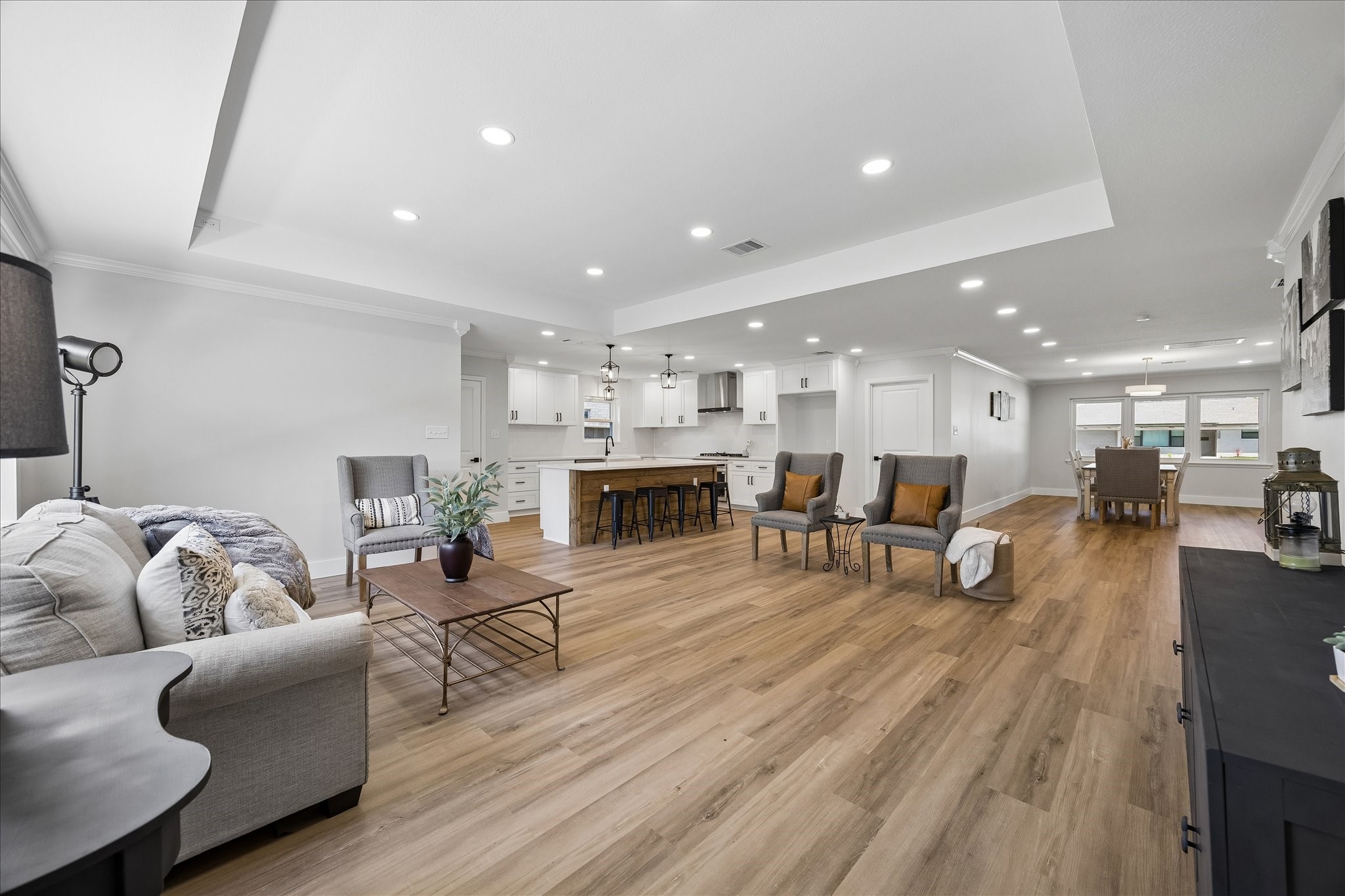 1827 Millwood Drive, Houston, TX 77008 1827 Millwood Drive, Houston, TX 77008