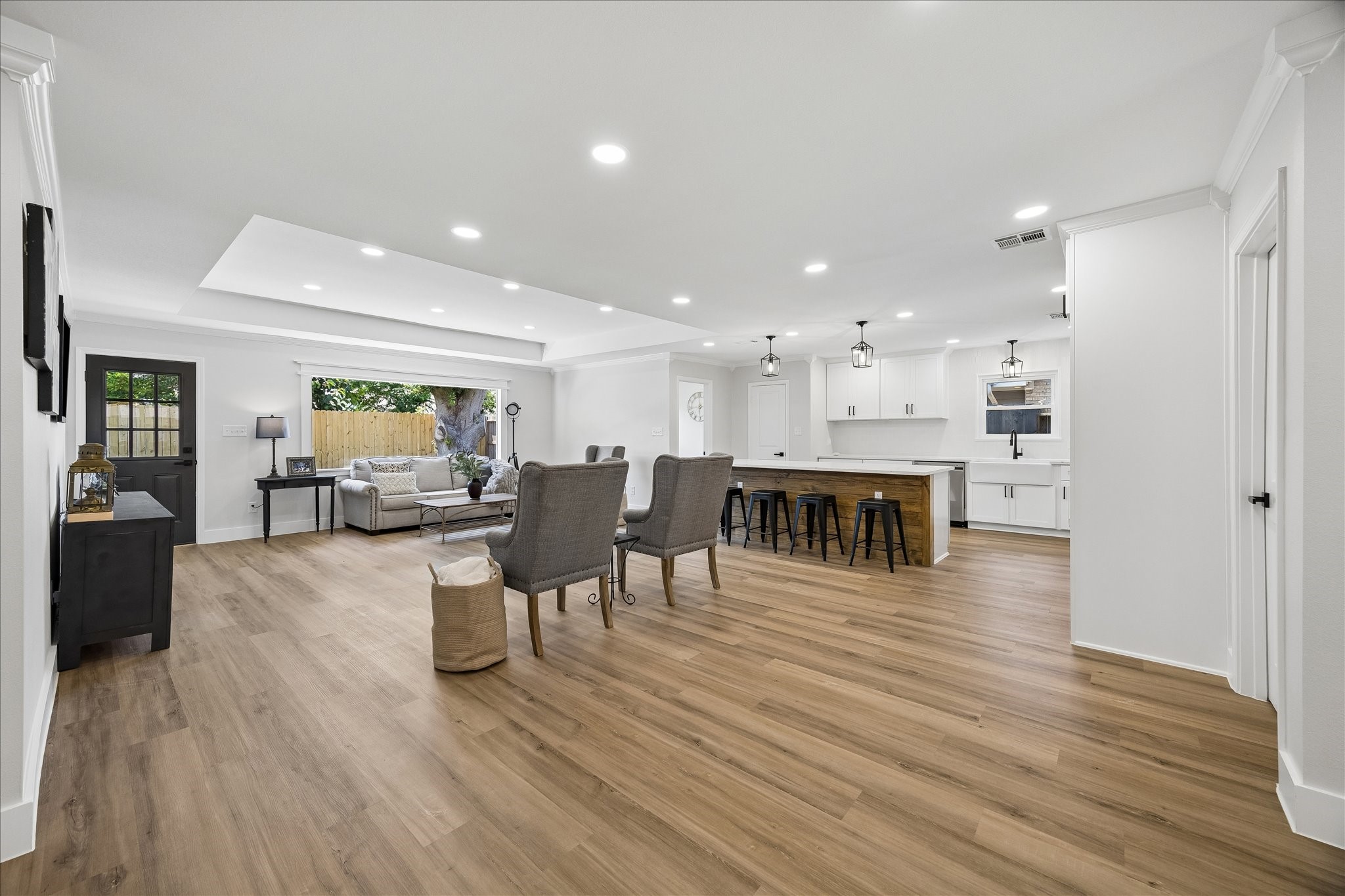 1827 Millwood Drive, Houston, TX 77008 1827 Millwood Drive, Houston, TX 77008