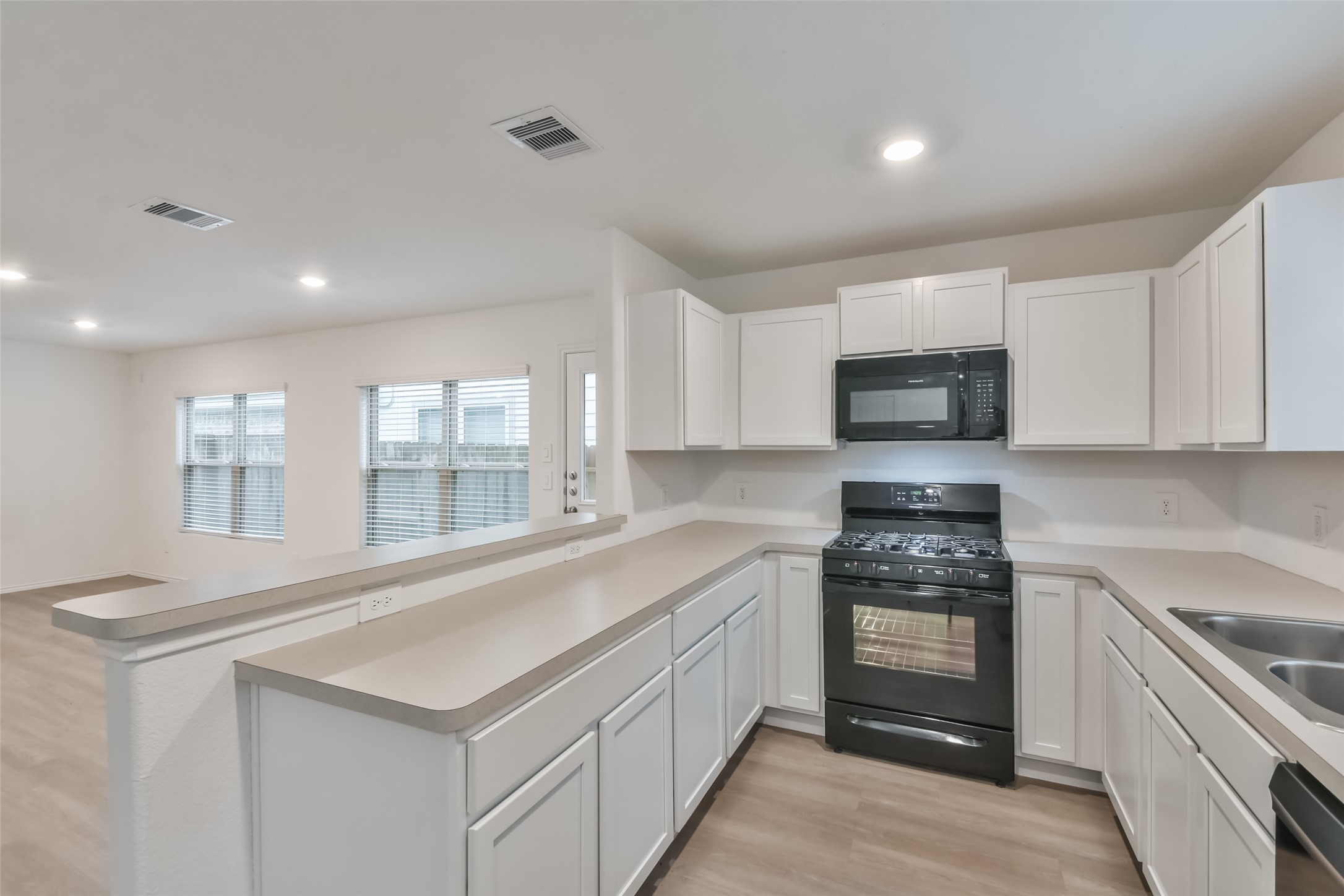 3707 Solanum Drive, Conroe, TX 77301 3707 Solanum Drive, Conroe, TX 77301