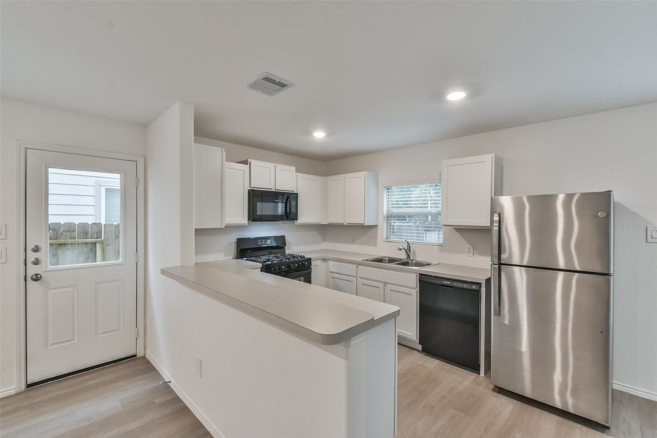 3707 Solanum Drive, Conroe, TX 77301 3707 Solanum Drive, Conroe, TX 77301