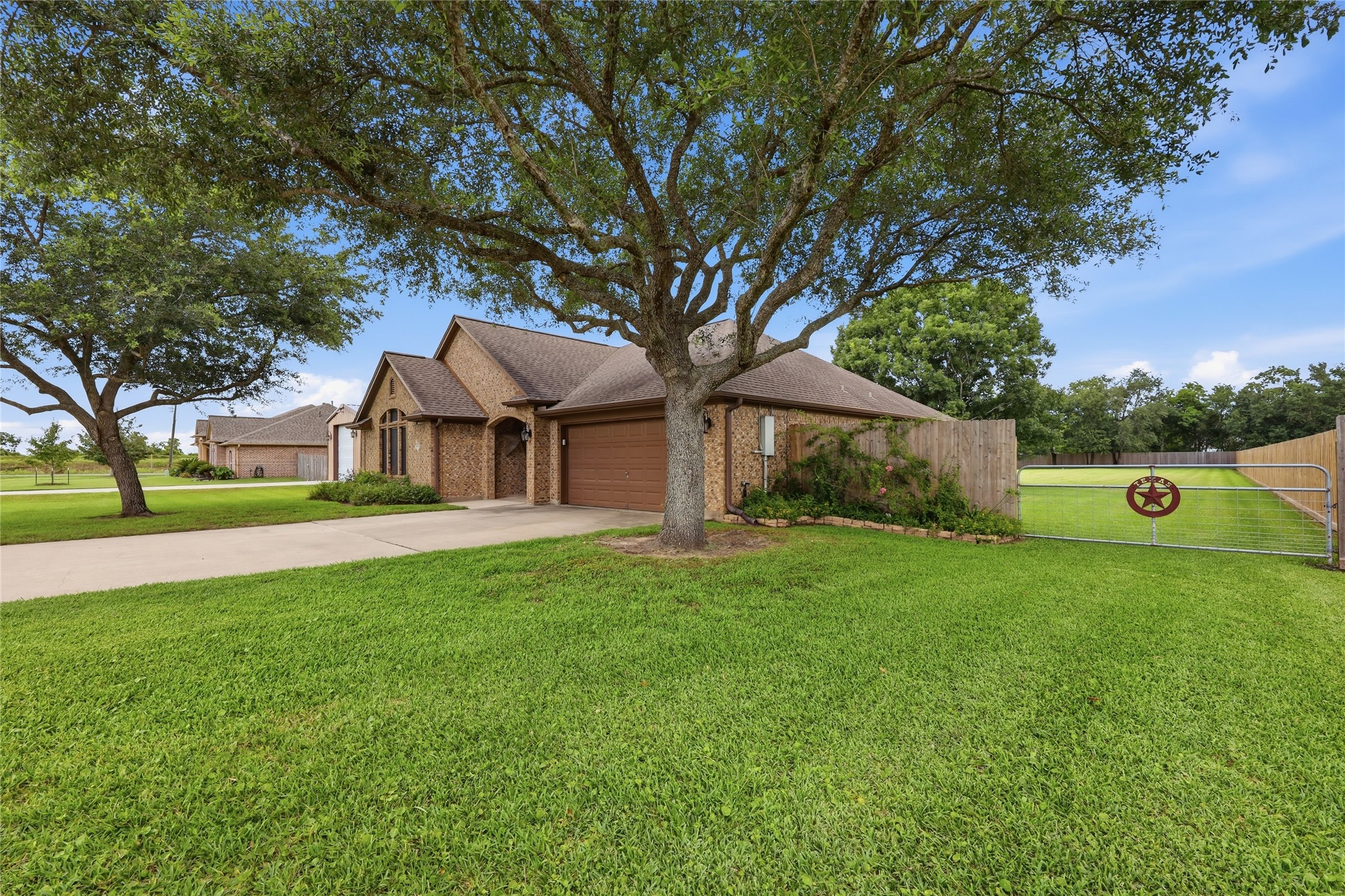 16210 Bluebird Street, Santa Fe, TX 77517