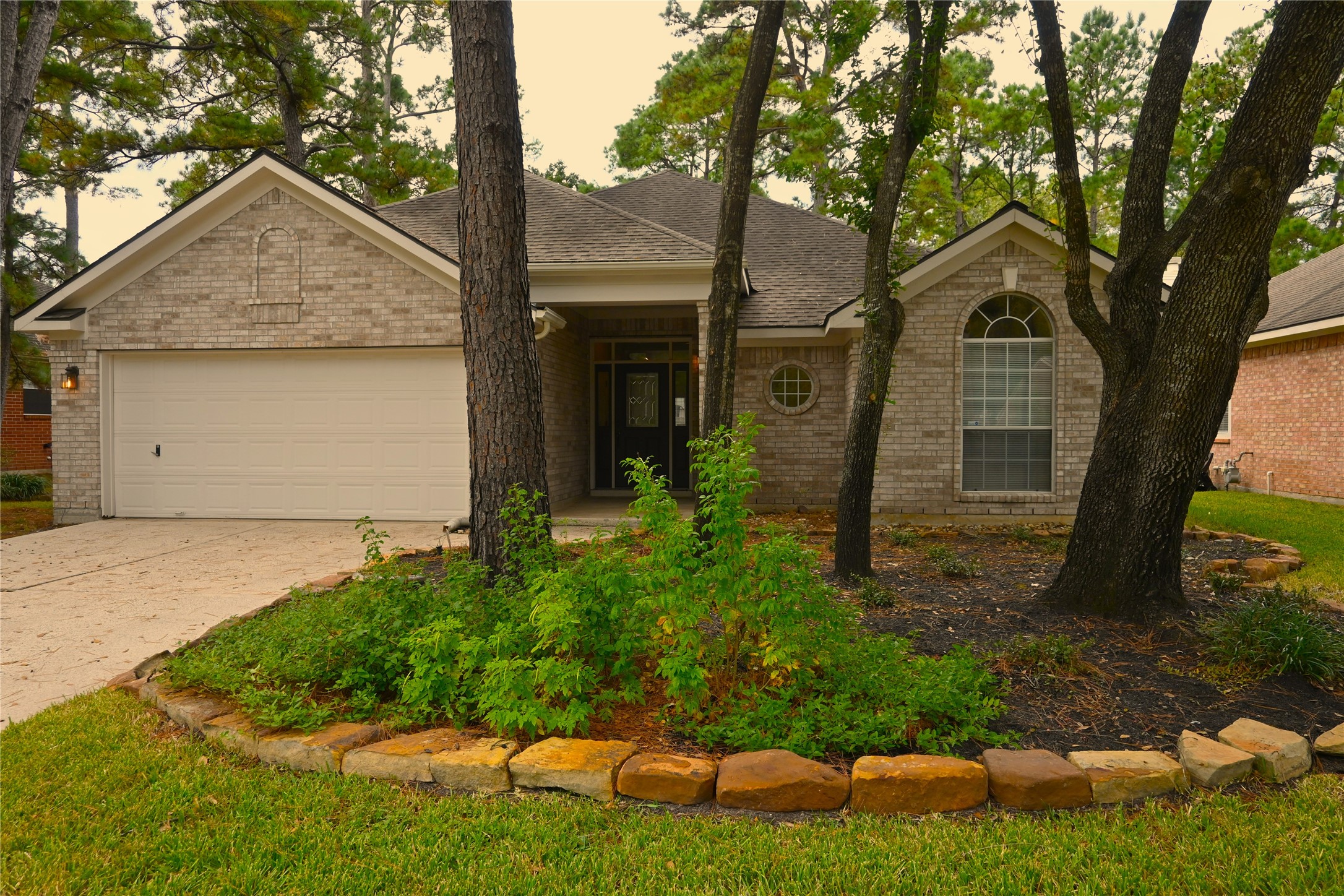 22 E Trillium Circle, The Woodlands, TX 77381