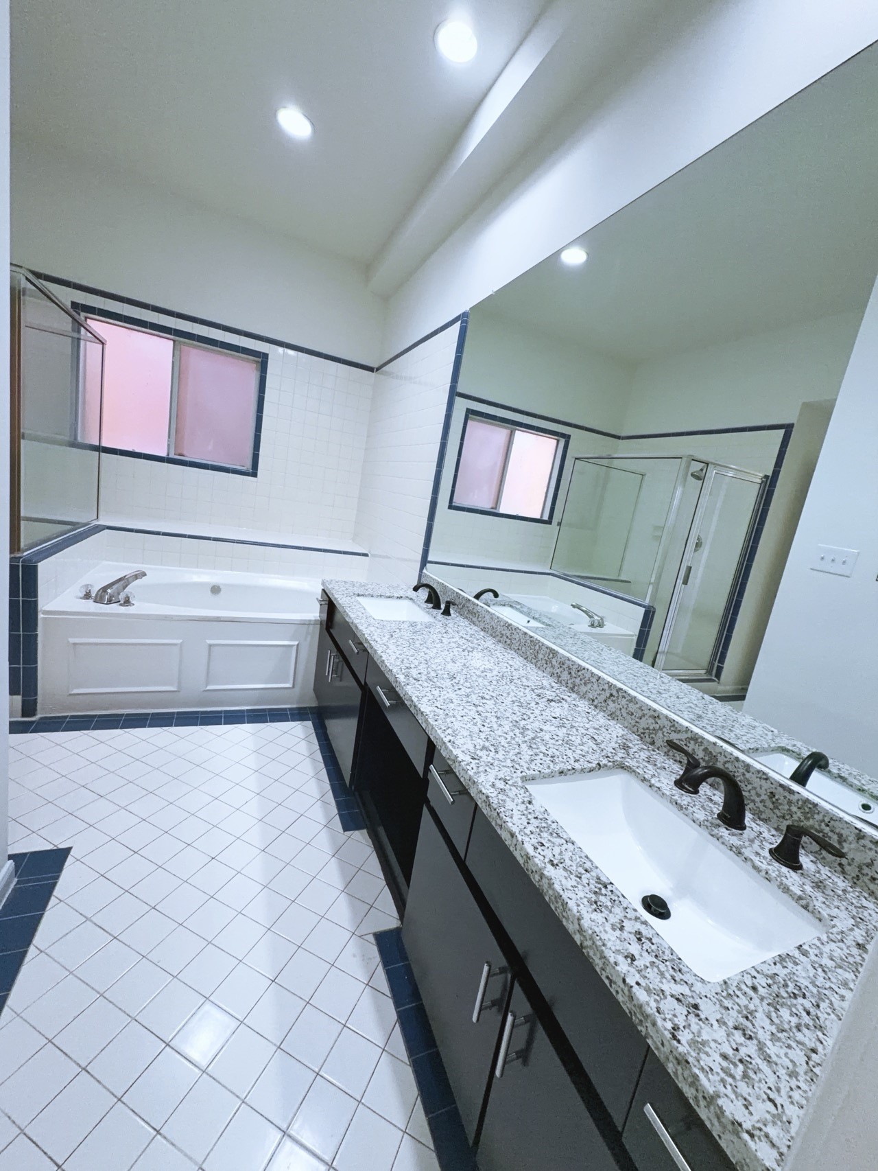 627 Hawthorne Street, #11, Houston, TX 77006