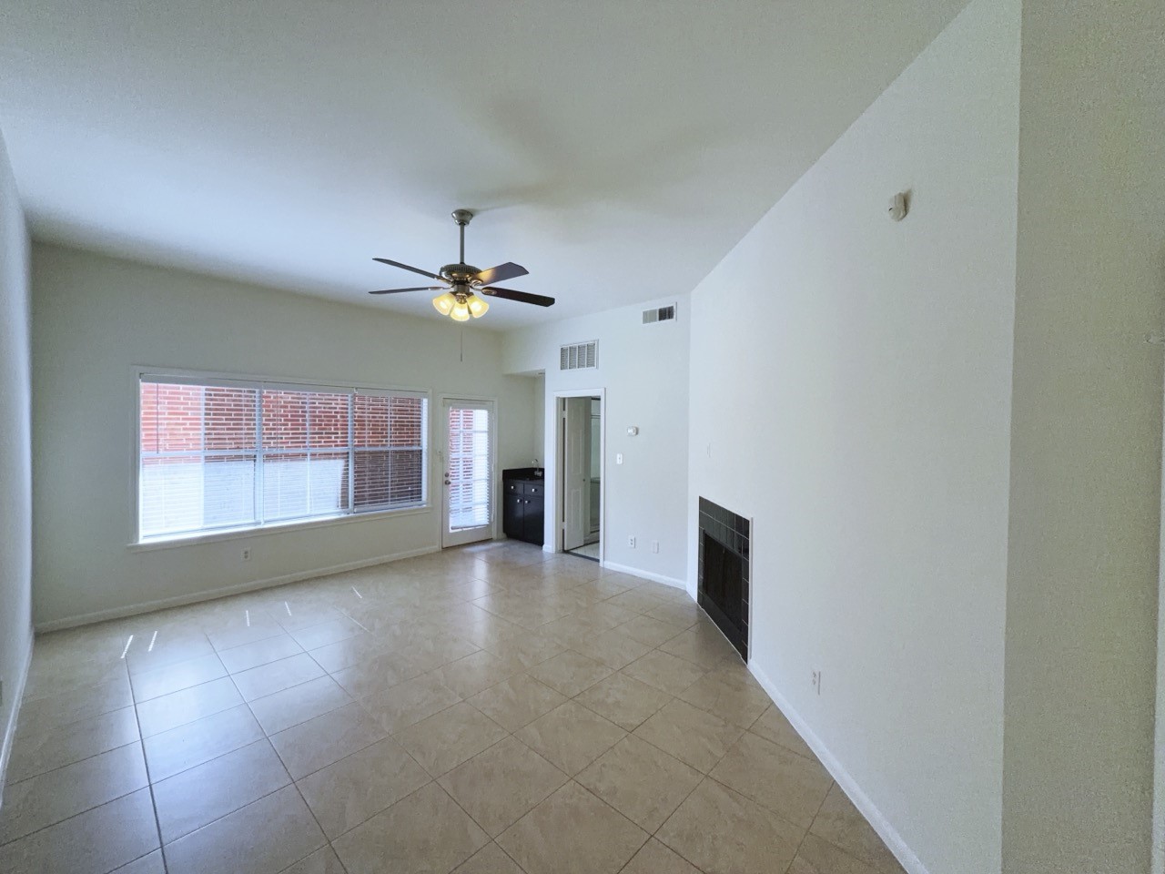 627 Hawthorne Street, #11, Houston, TX 77006