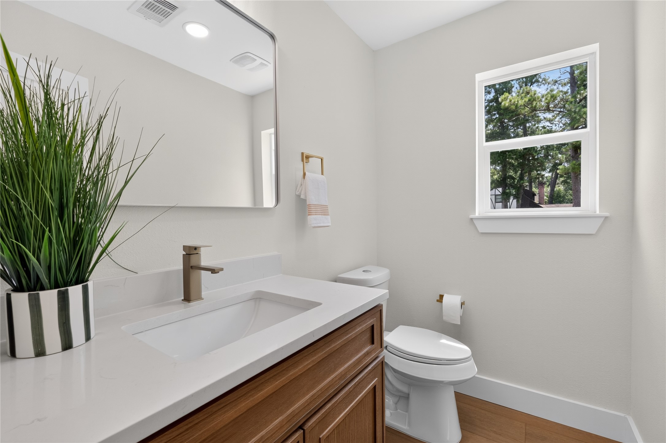 FULLY REMODELED BATHROOMS,NEW PLUMBING