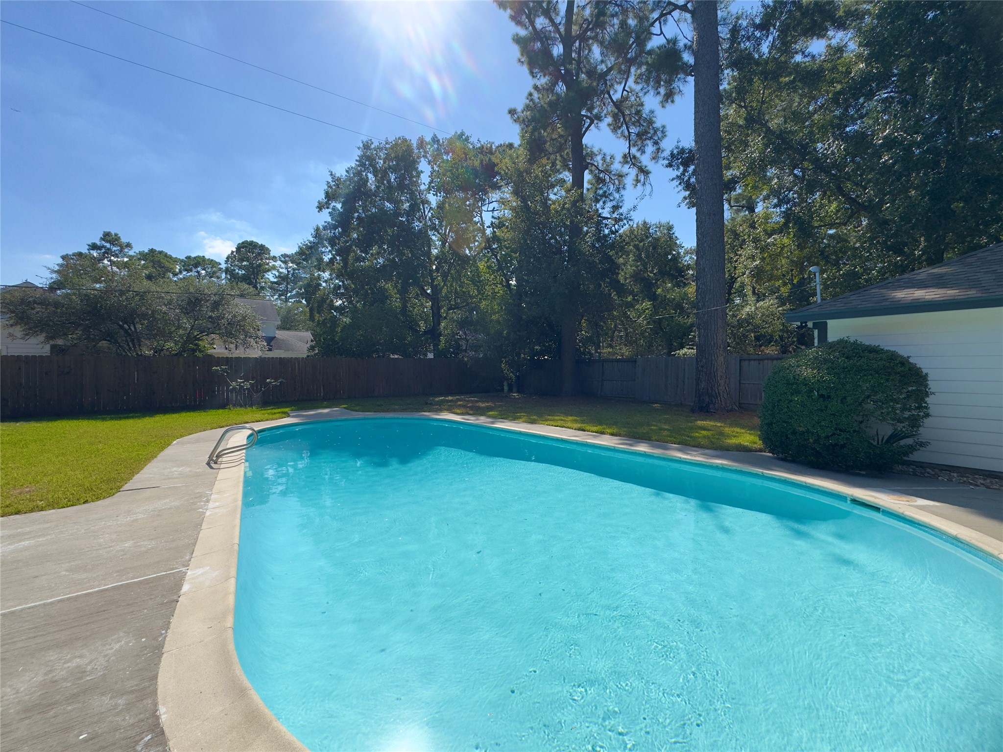 Pool has been replastered and all skimmers changed..comes with warranty
