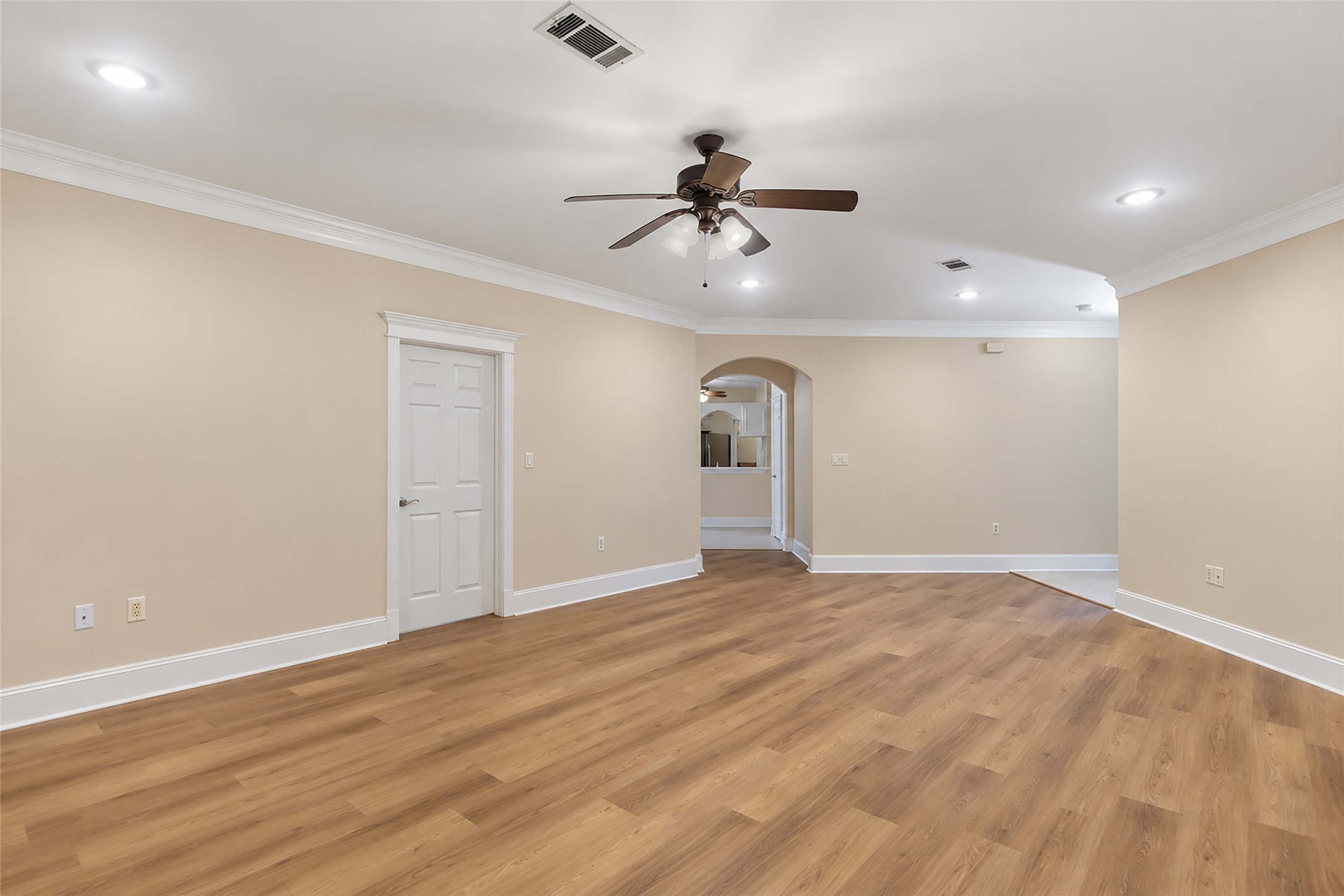 108 Harbour Town Circle, Conroe, TX 77356