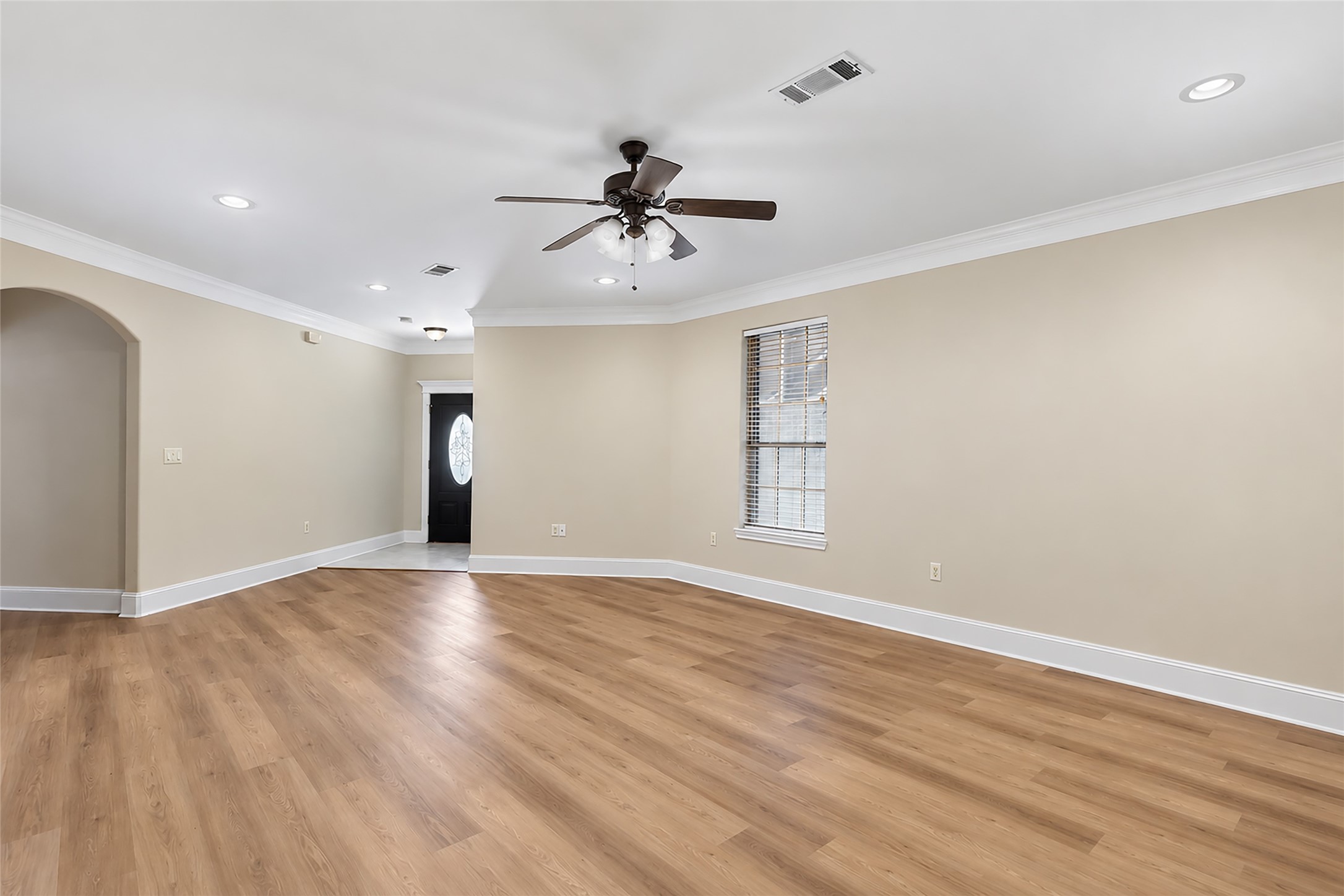 108 Harbour Town Circle, Conroe, TX 77356