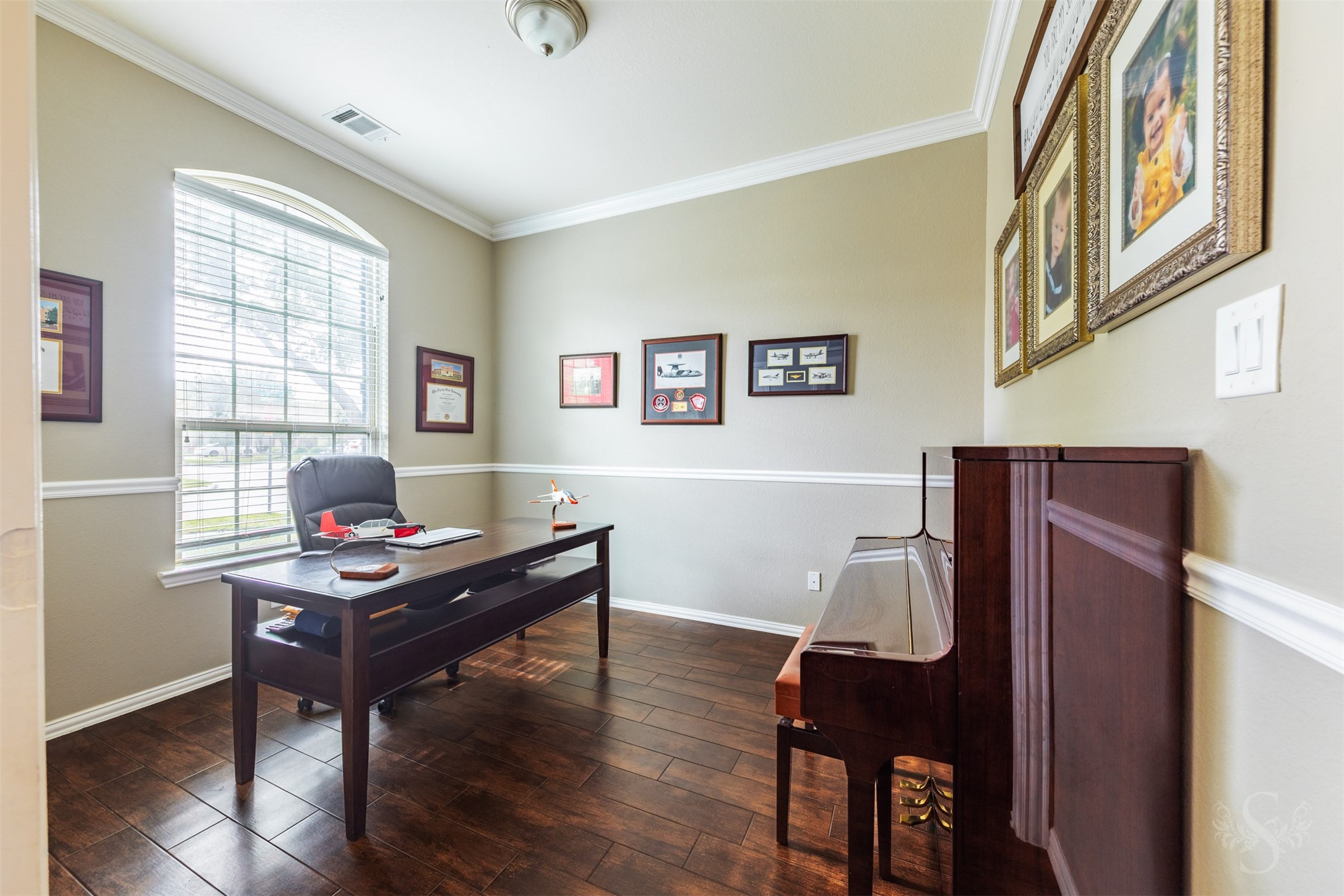 Photos include both previously furnished rooms and the homes current vacant condition to help buyers visualize the space and layout. Photos include both previously furnished rooms and the homes current vacant condition to help buyers visualize the space and layout.