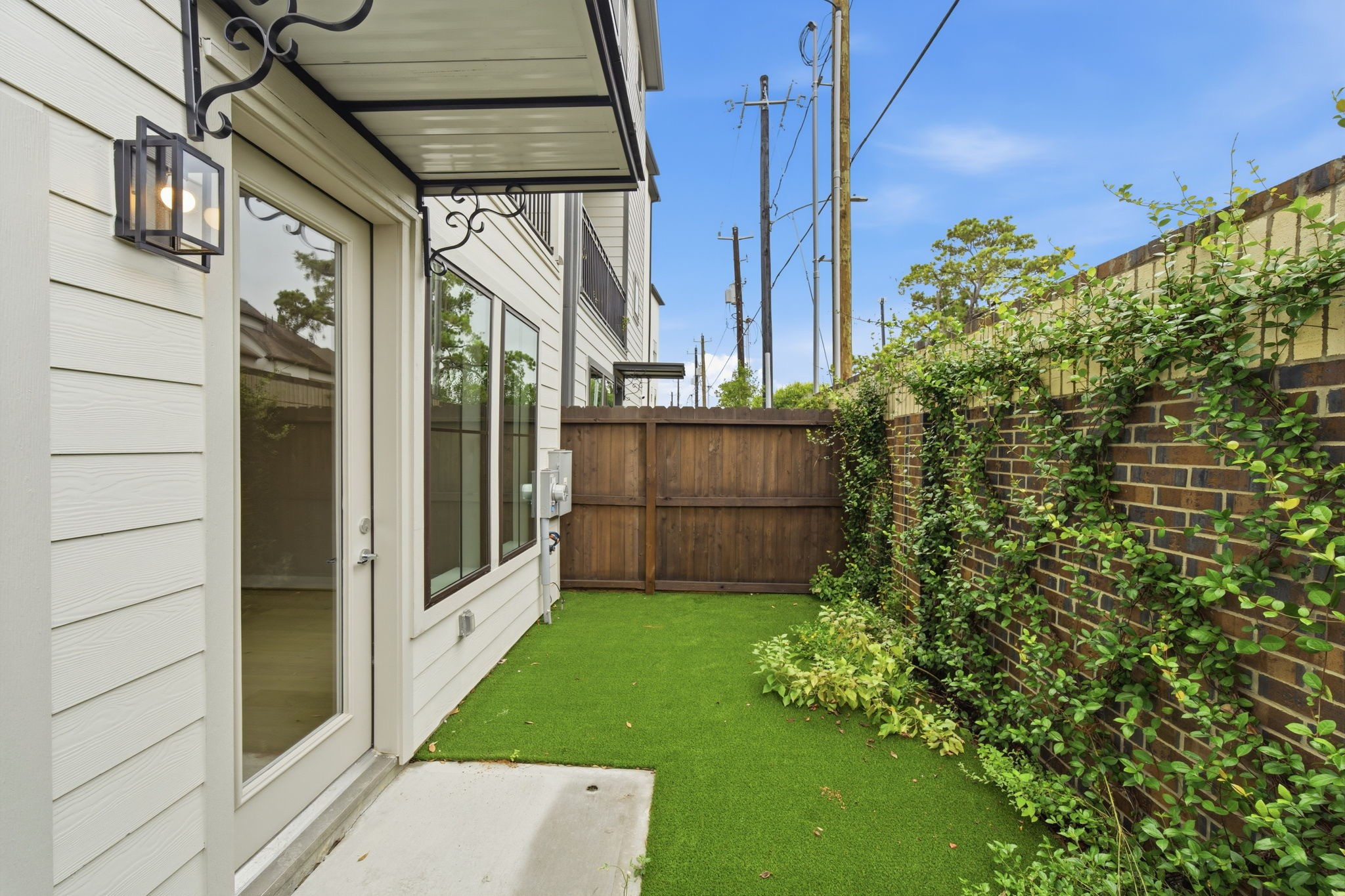 1715 Bologna Lane, Houston, TX 77055