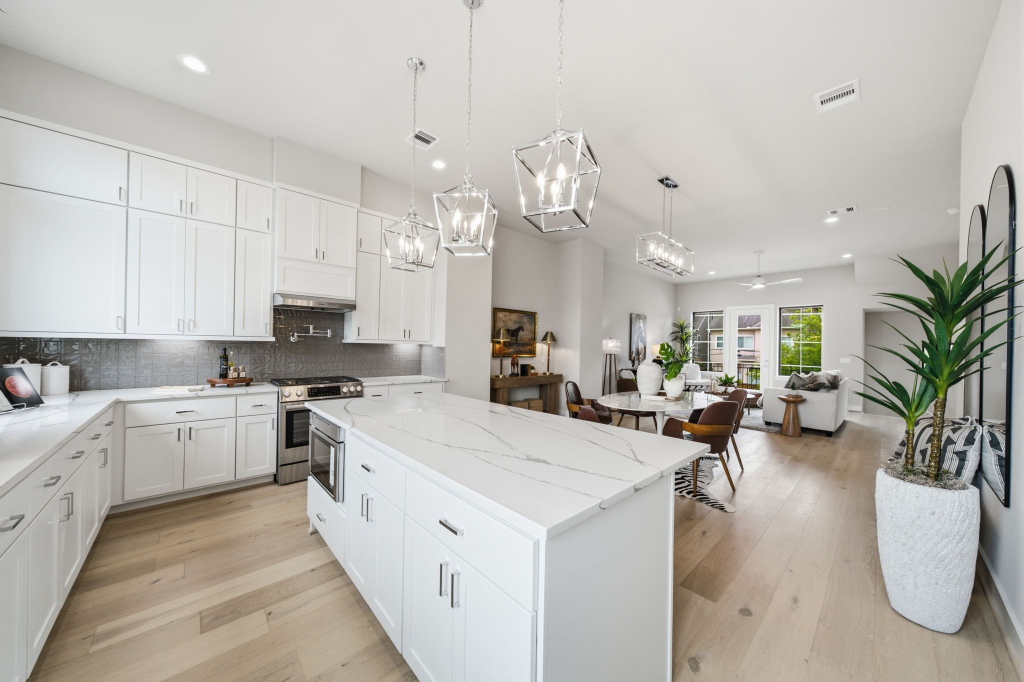 1715 Bologna Lane, Houston, TX 77055