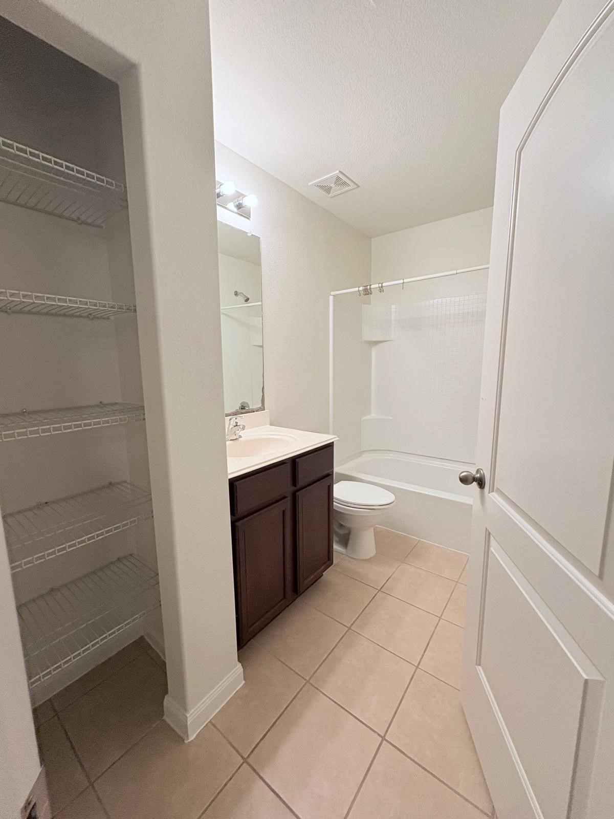 9406 Gold Mountain Drive, Rosharon, TX 77583