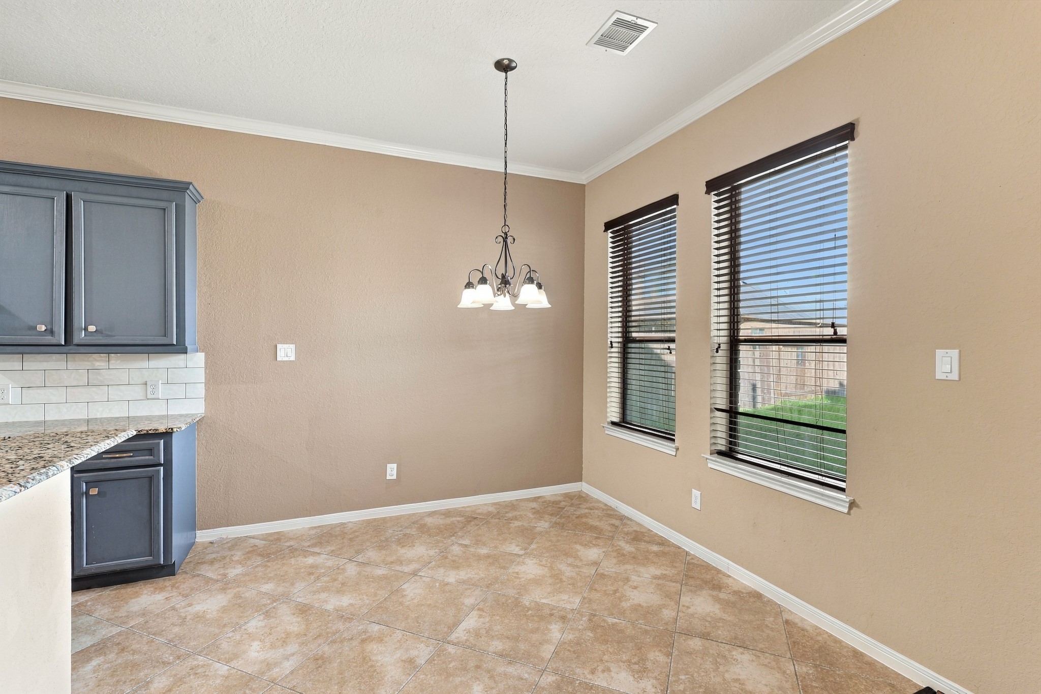 293 W Bend Drive, League City, TX 77573 293 W Bend Drive, League City, TX 77573