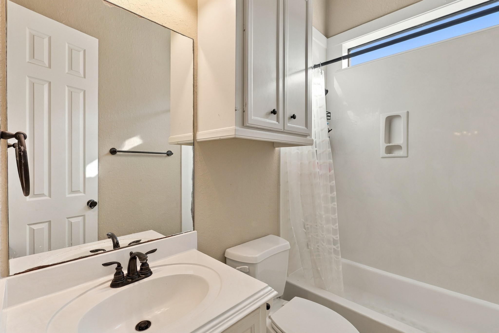 293 W Bend Drive, League City, TX 77573