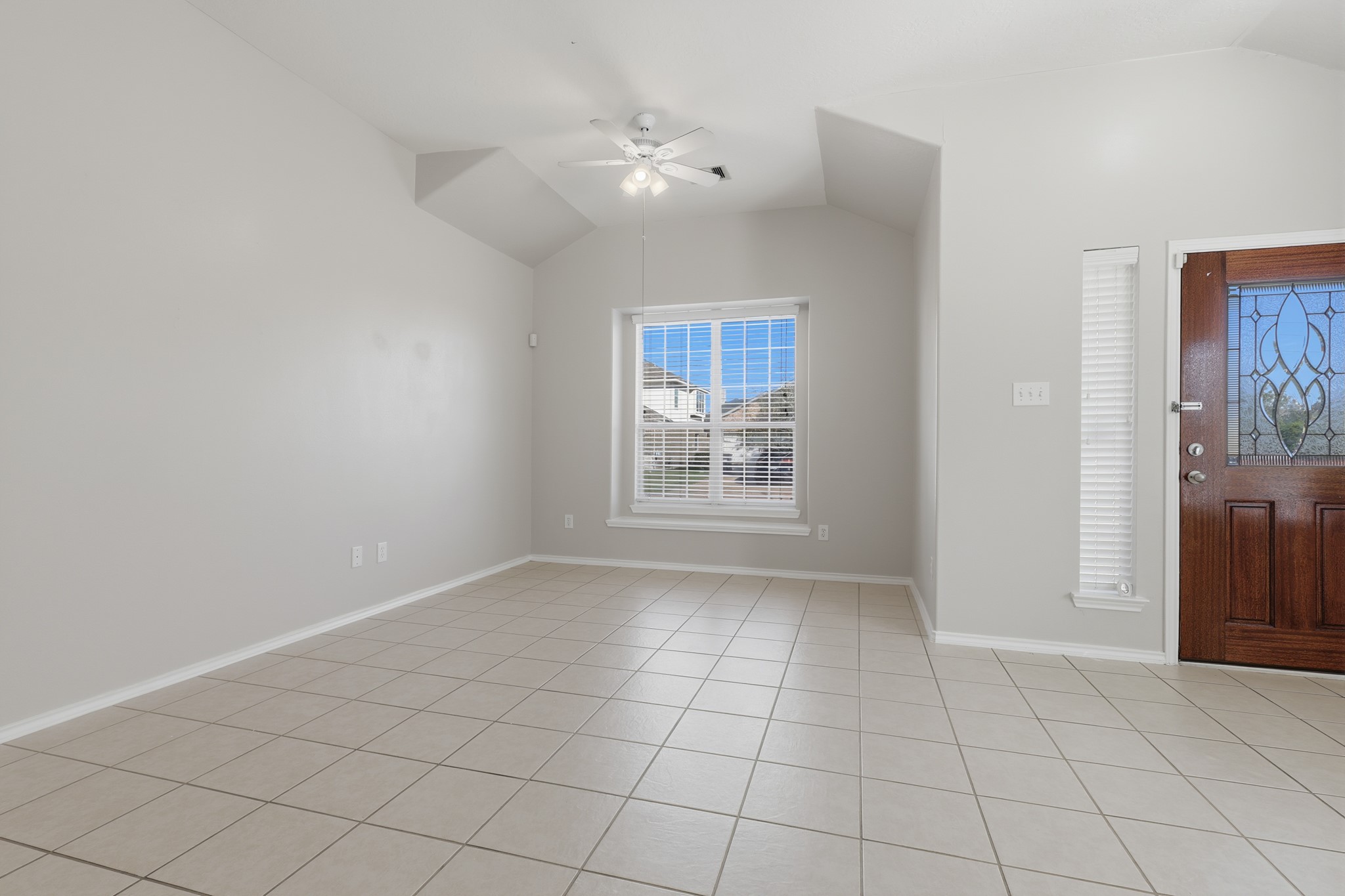 Bay window outlook to the street