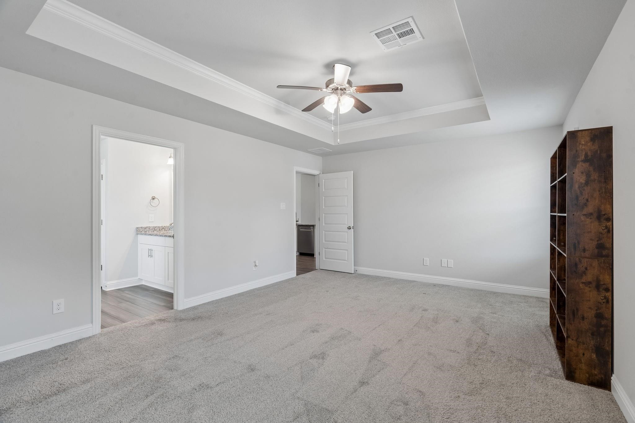10 Gemstone Court, Angleton, TX 77515
