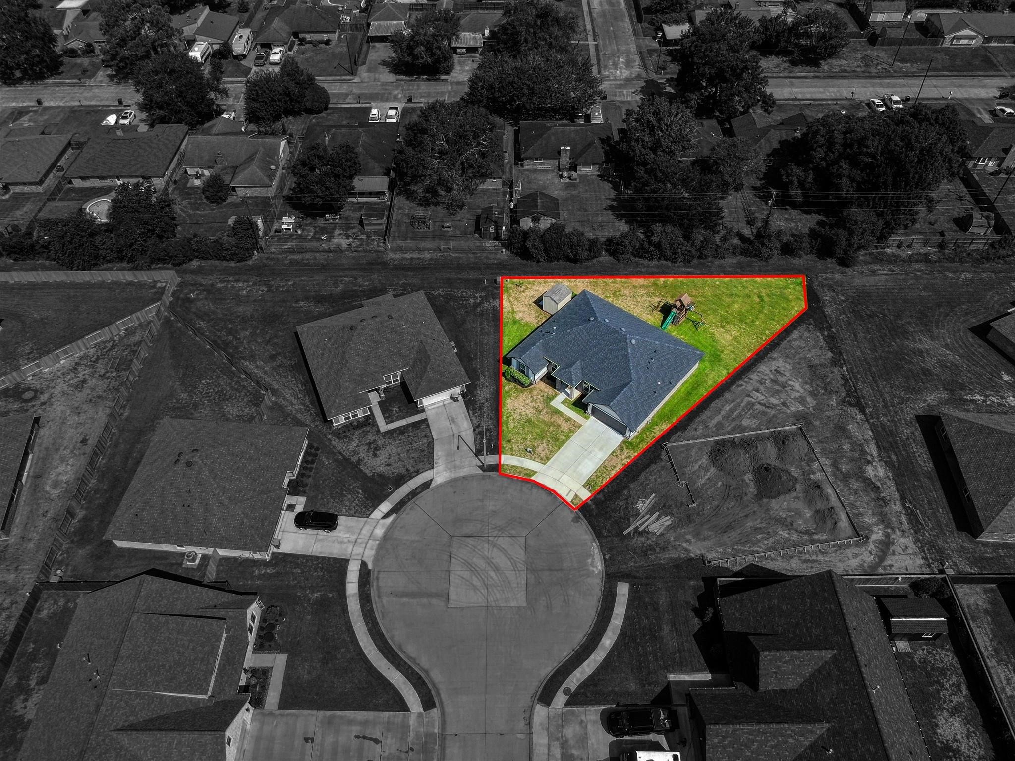 10 Gemstone Court, Angleton, TX 77515