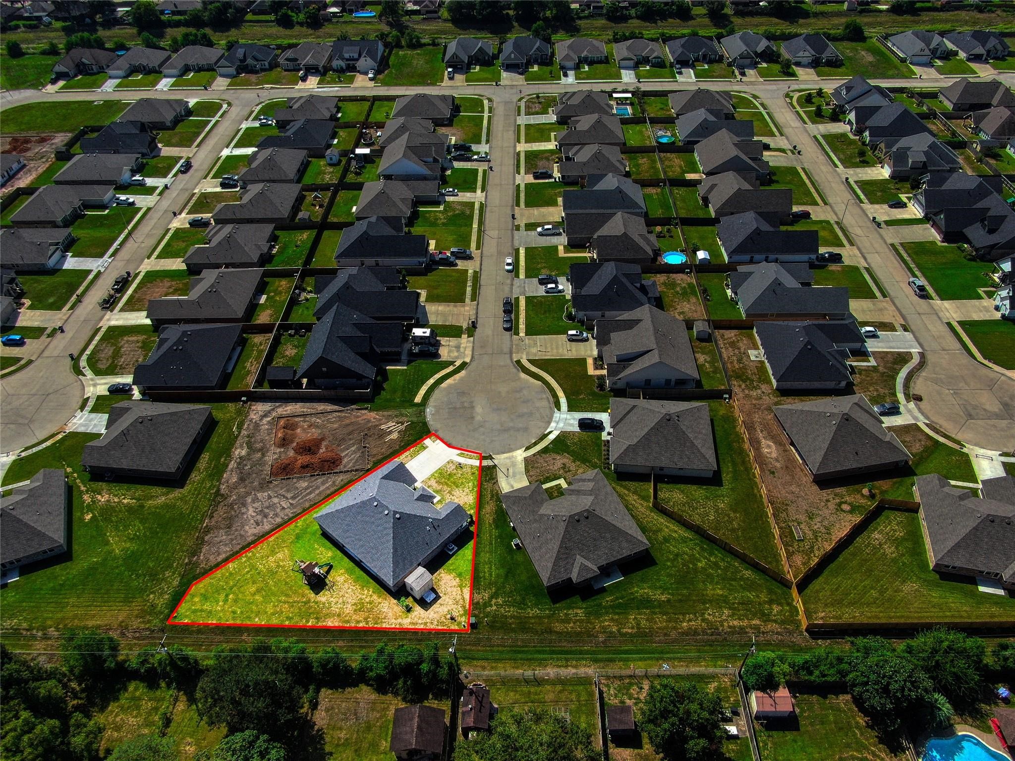 10 Gemstone Court, Angleton, TX 77515