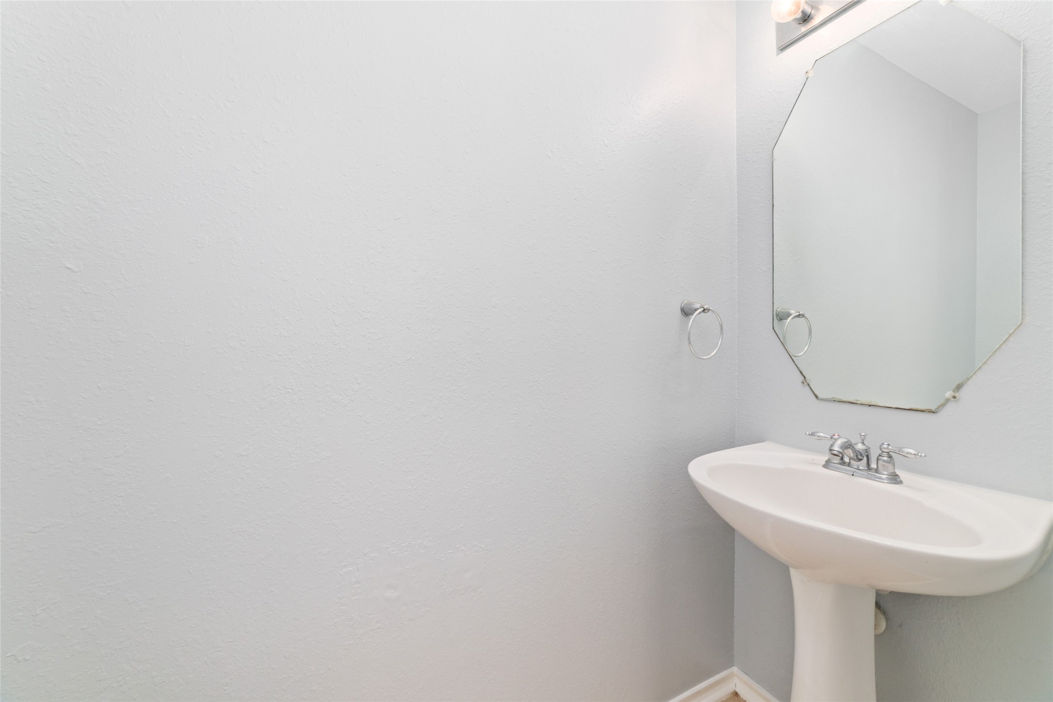 8734 Rainglen Lane, Houston, TX 77044 8734 Rainglen Lane, Houston, TX 77044