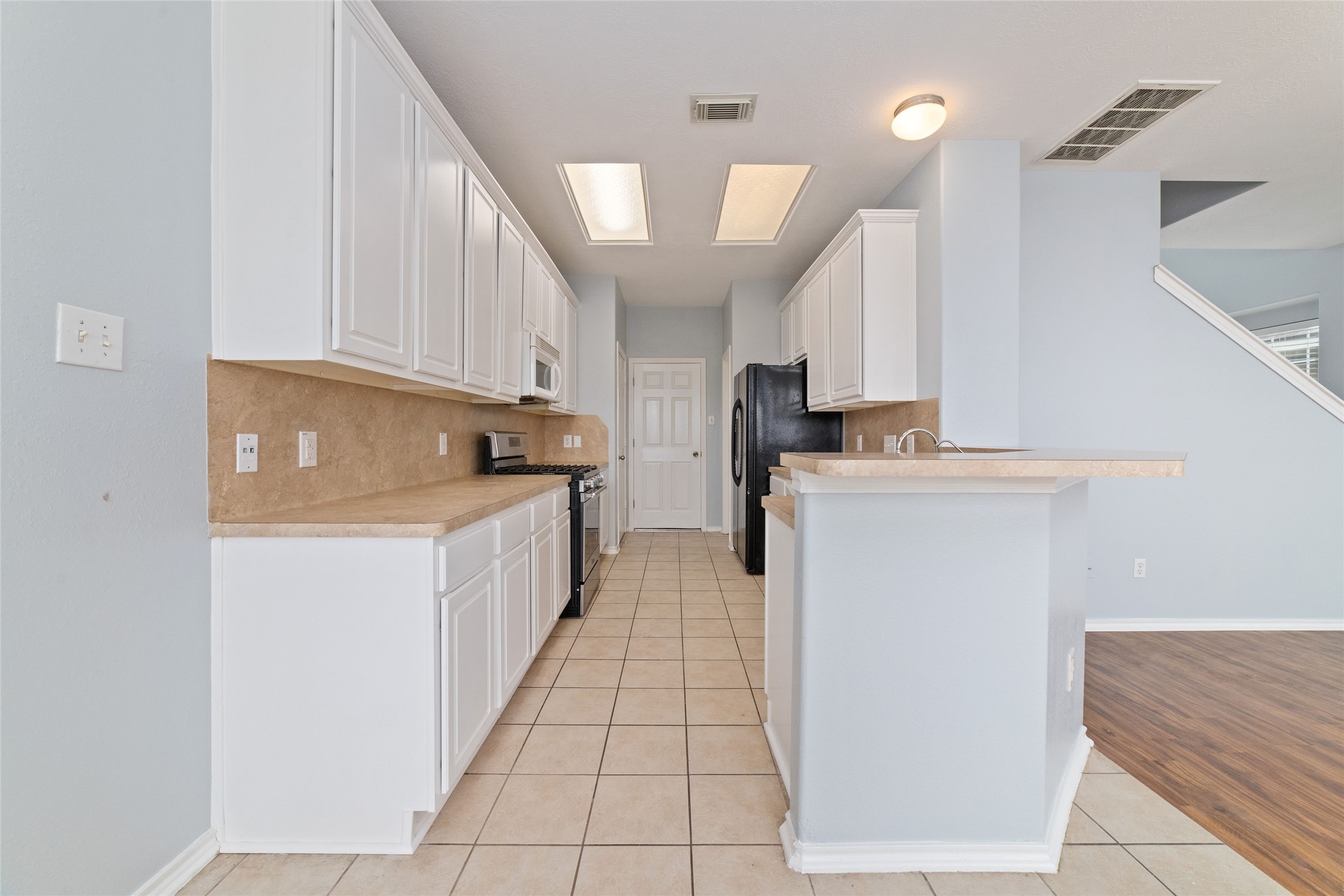 8734 Rainglen Lane, Houston, TX 77044