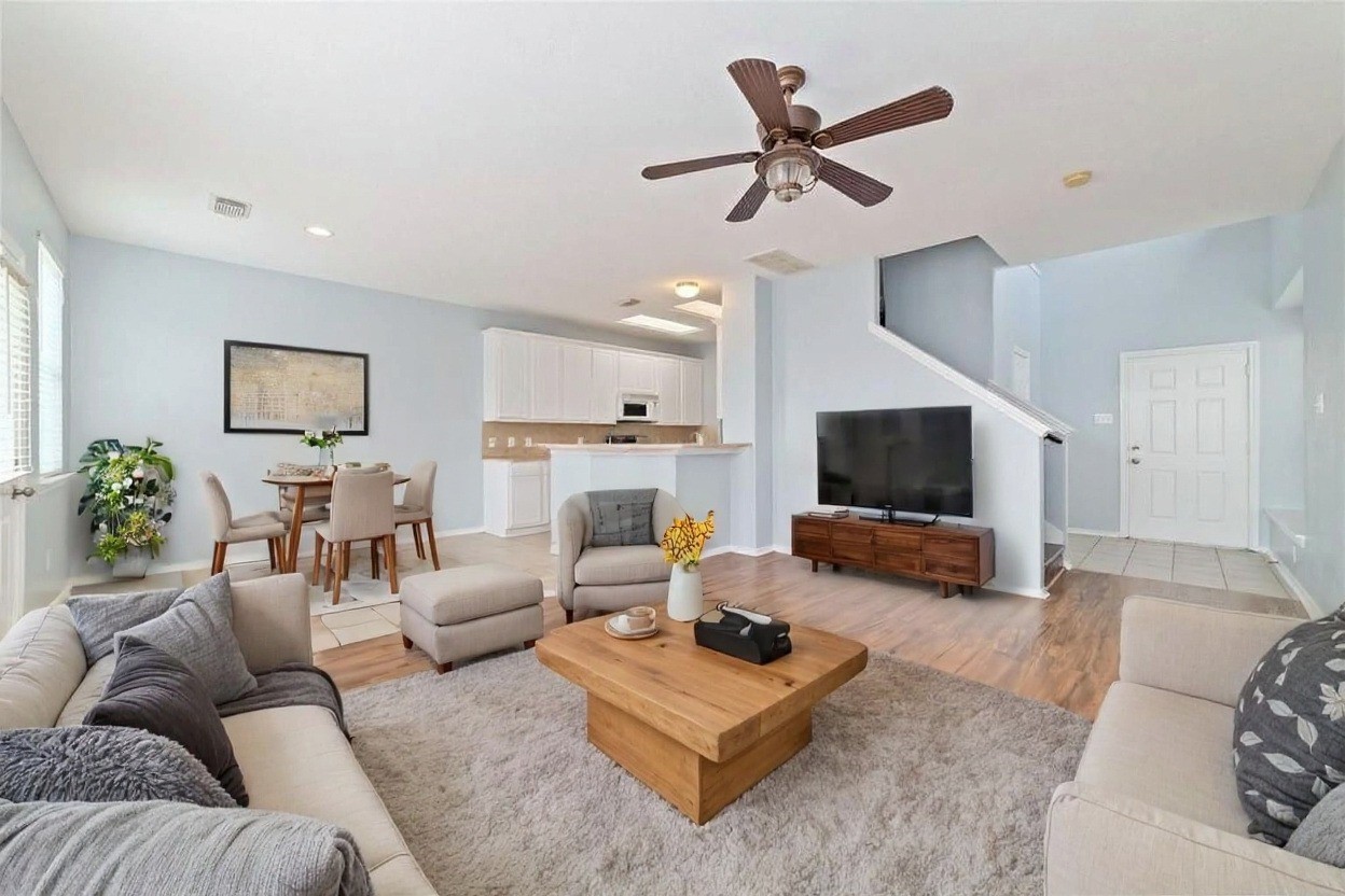 8734 Rainglen Lane, Houston, TX 77044 8734 Rainglen Lane, Houston, TX 77044