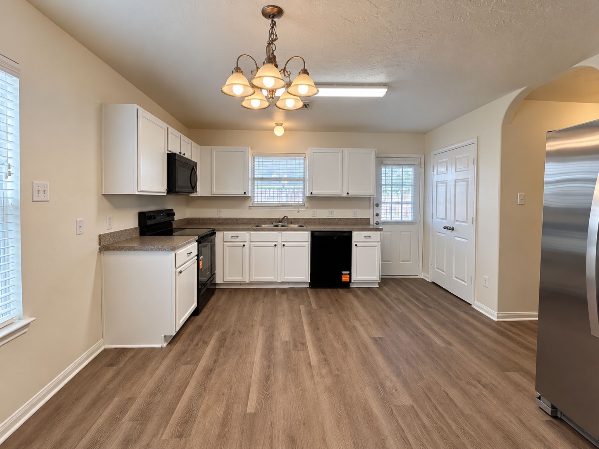 Kitchen/ Dinning