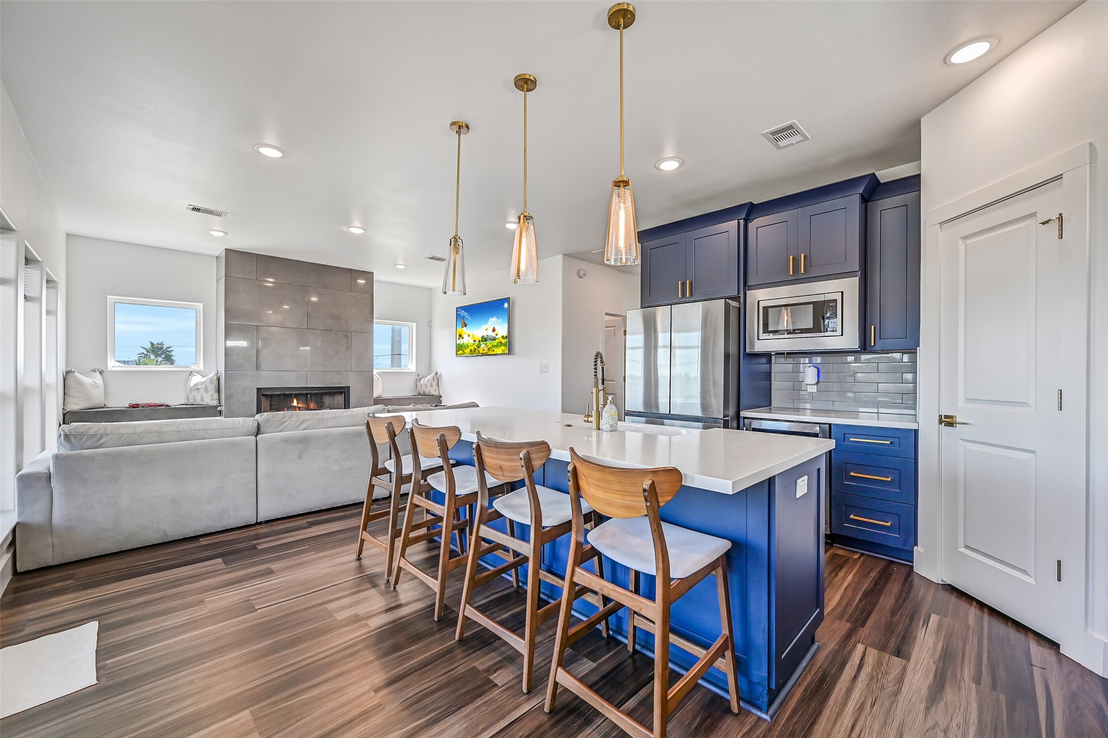 3627 Niko Court, Galveston, TX 77554