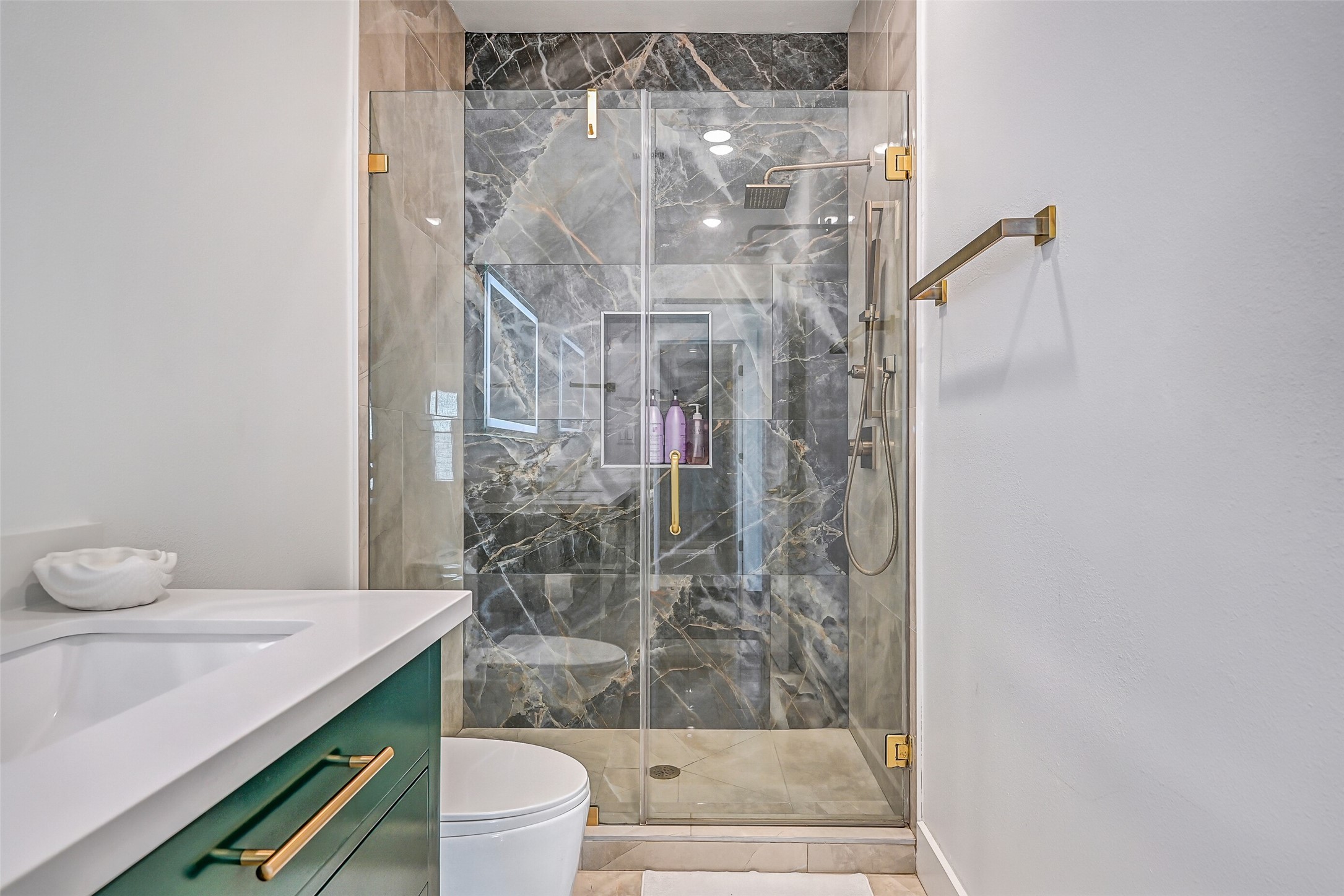 3627 Niko Court, Galveston, TX 77554