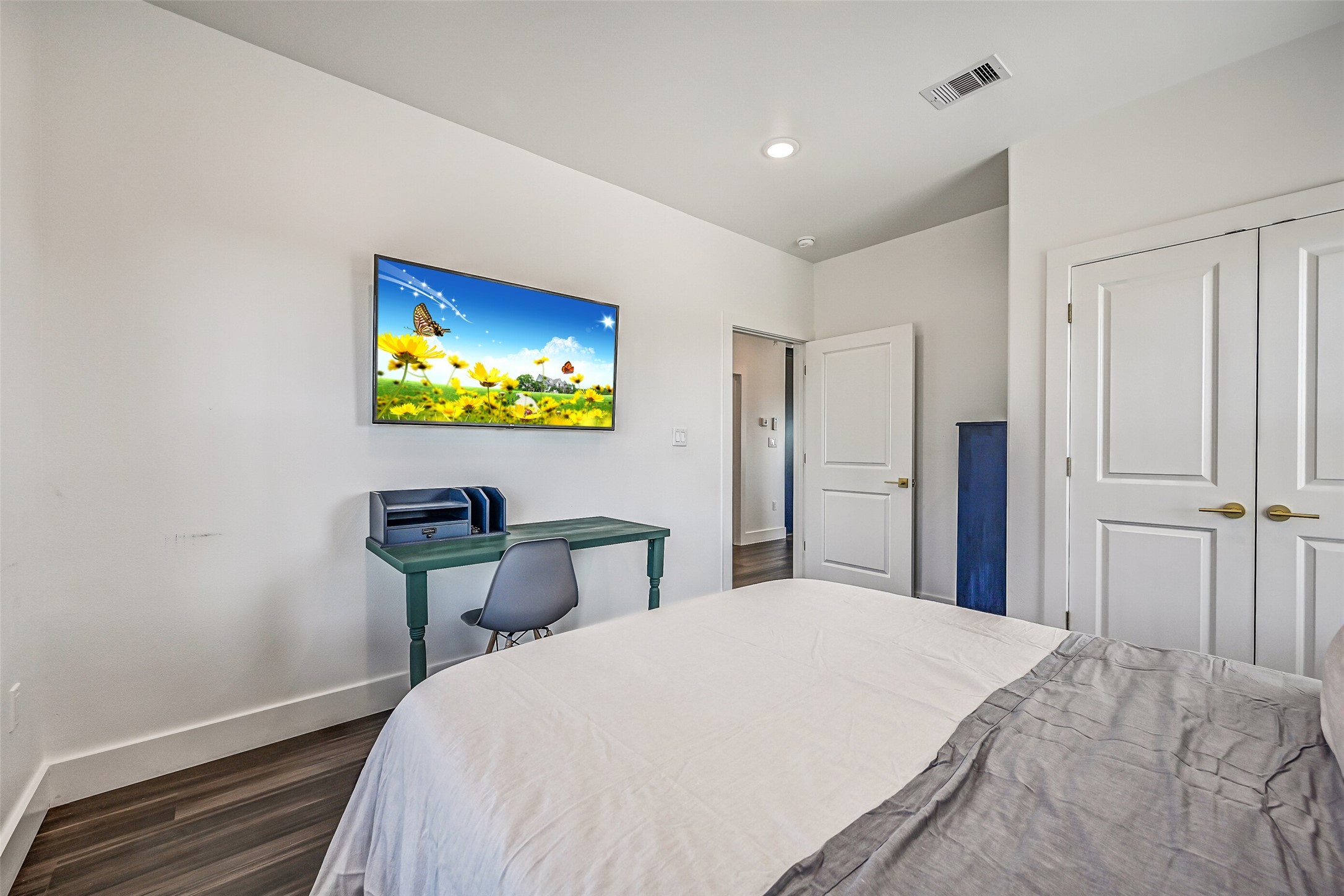 3627 Niko Court, Galveston, TX 77554