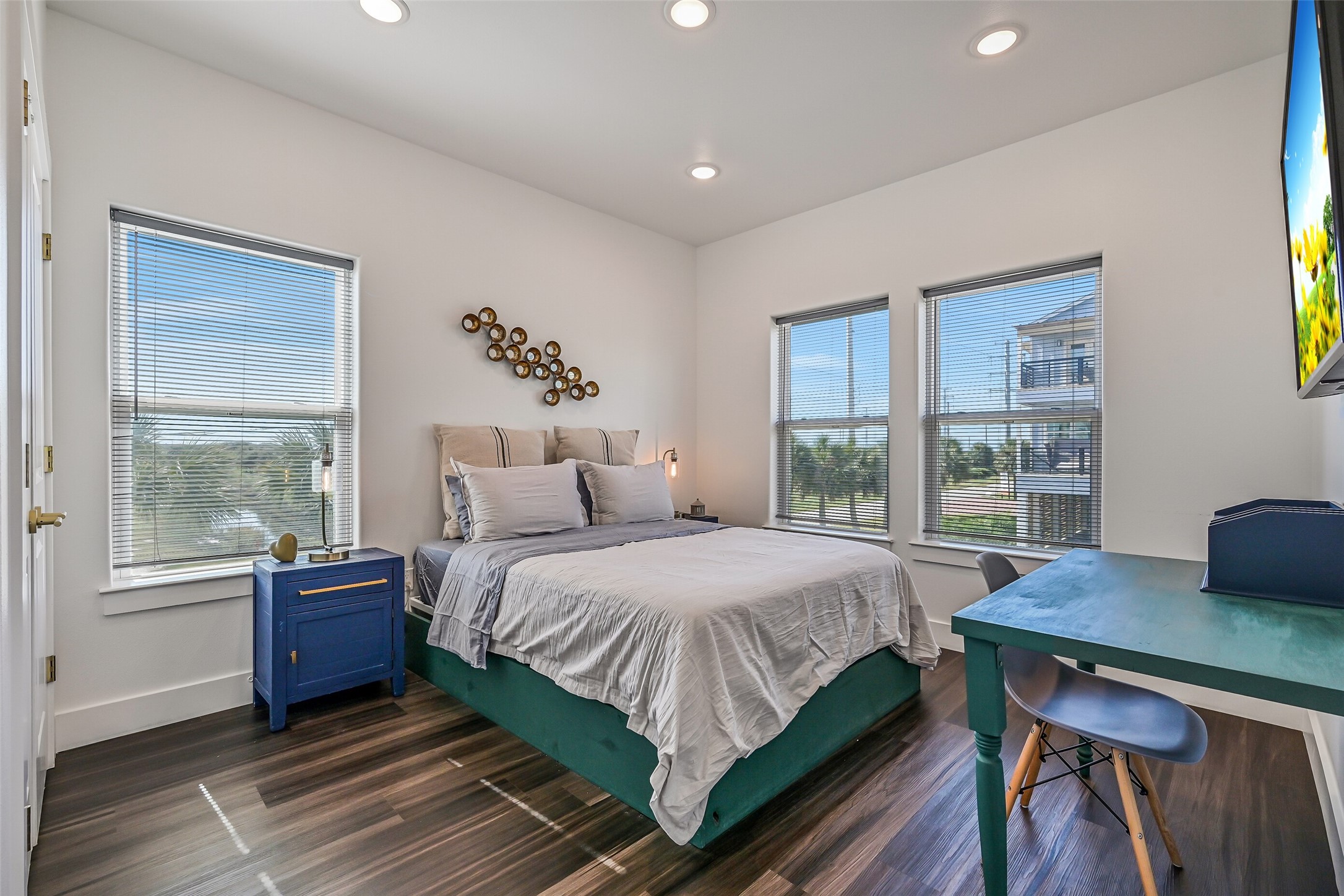 Across the hall from the guest bedroom, youll find the spacious primary retreat.