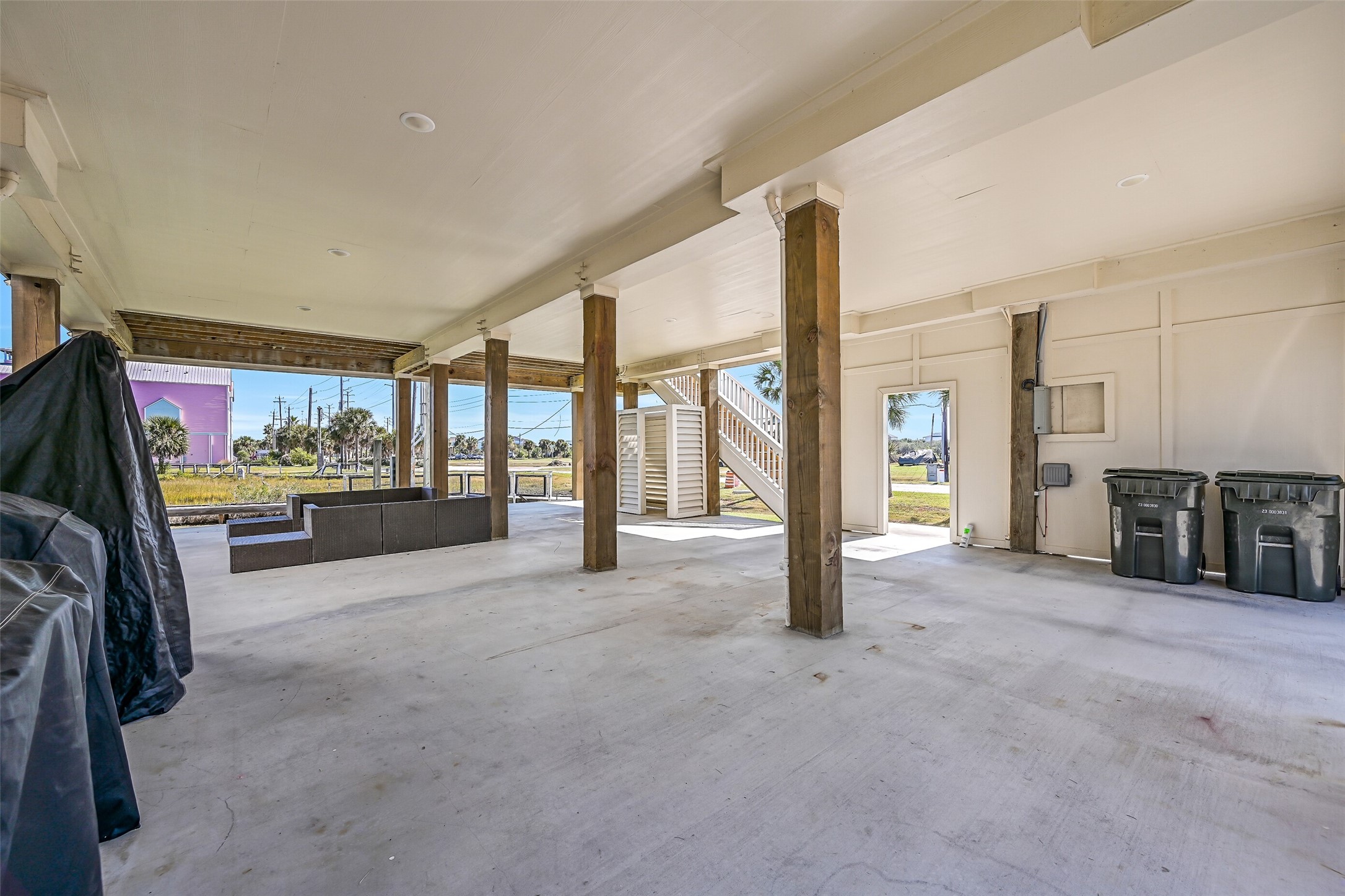 3627 Niko Court, Galveston, TX 77554