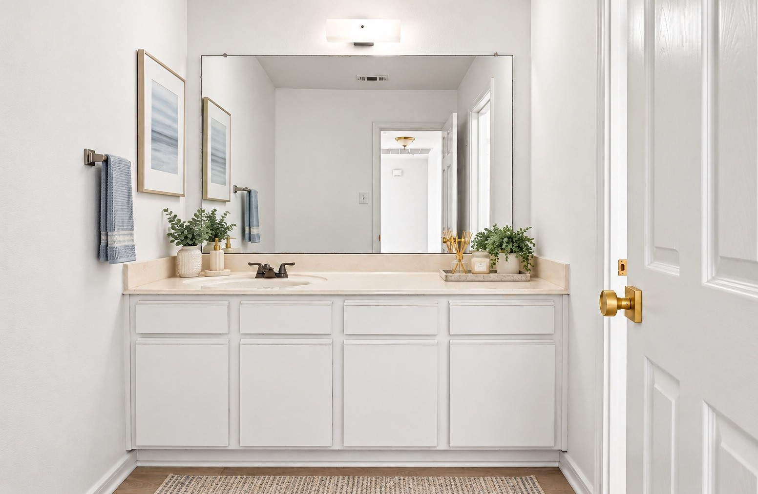 Secondary bathroom!