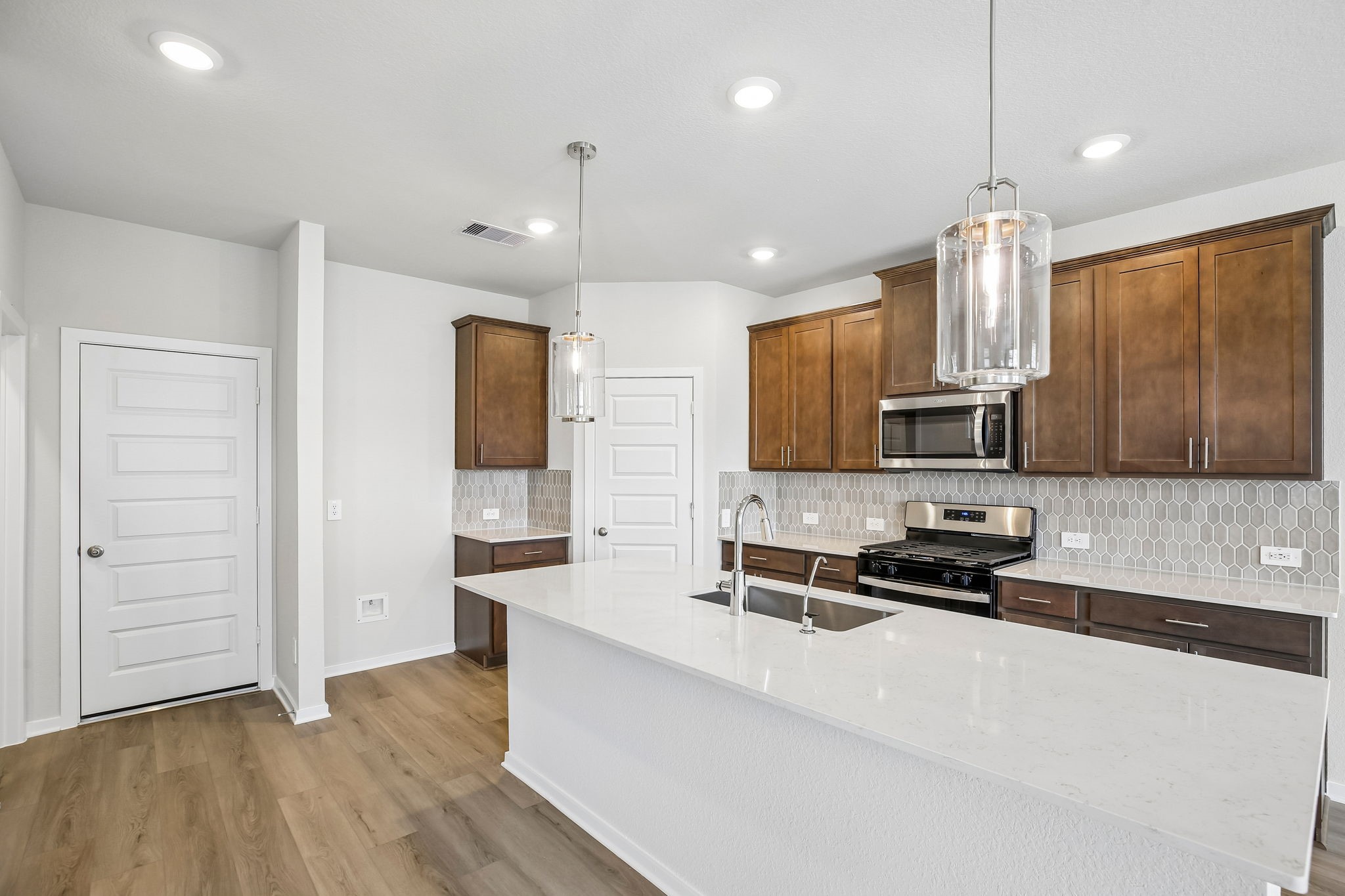 Photo is not of the actual home, but is an inspirational photo of the builder's model and may depict options, furnishings, and/or decorator features that are not included.