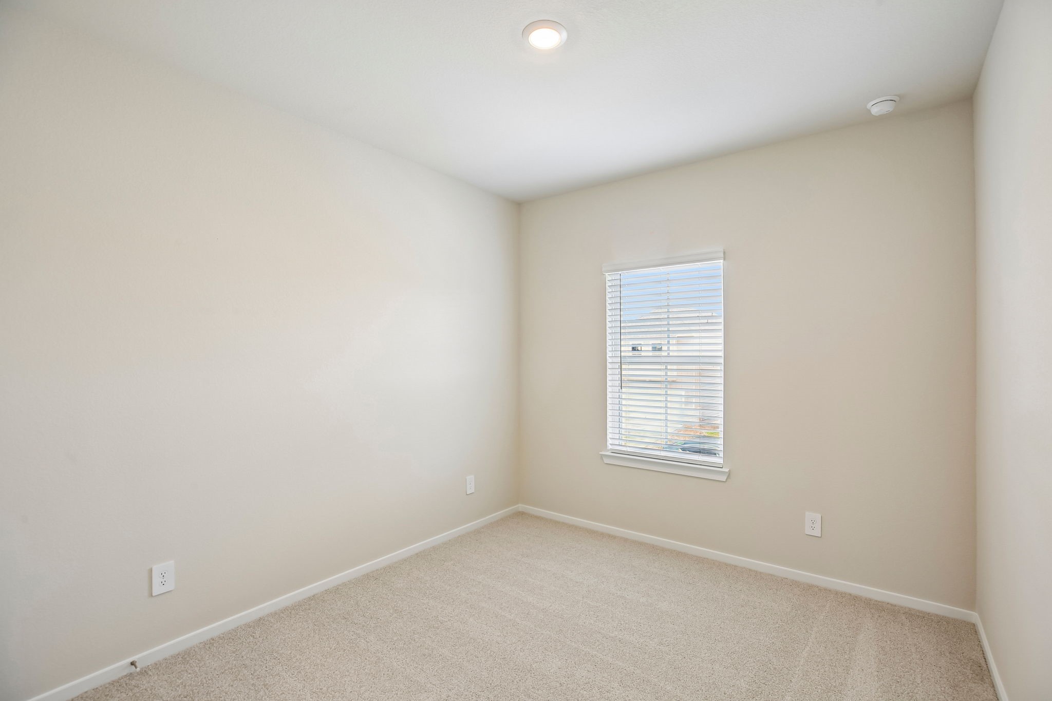 Photo is not of the actual home, but is an inspirational photo of the builder's model and may depict options, furnishings, and/or decorator features that are not included.
