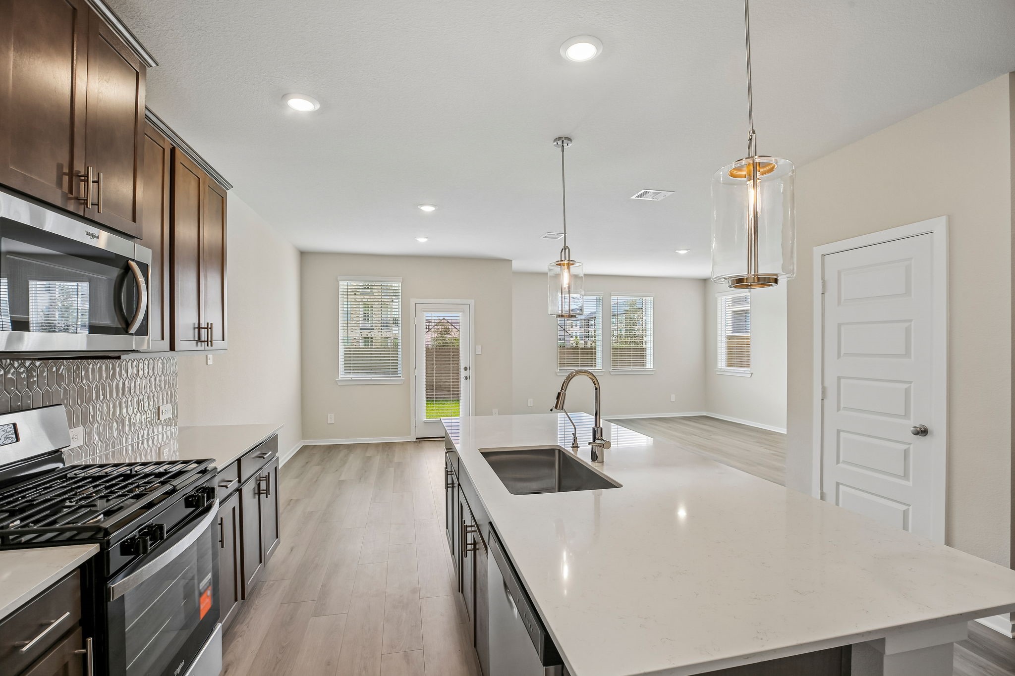 Photo is not of the actual home, but is an inspirational photo of the builder's model and may depict options, furnishings, and/or decorator features that are not included.