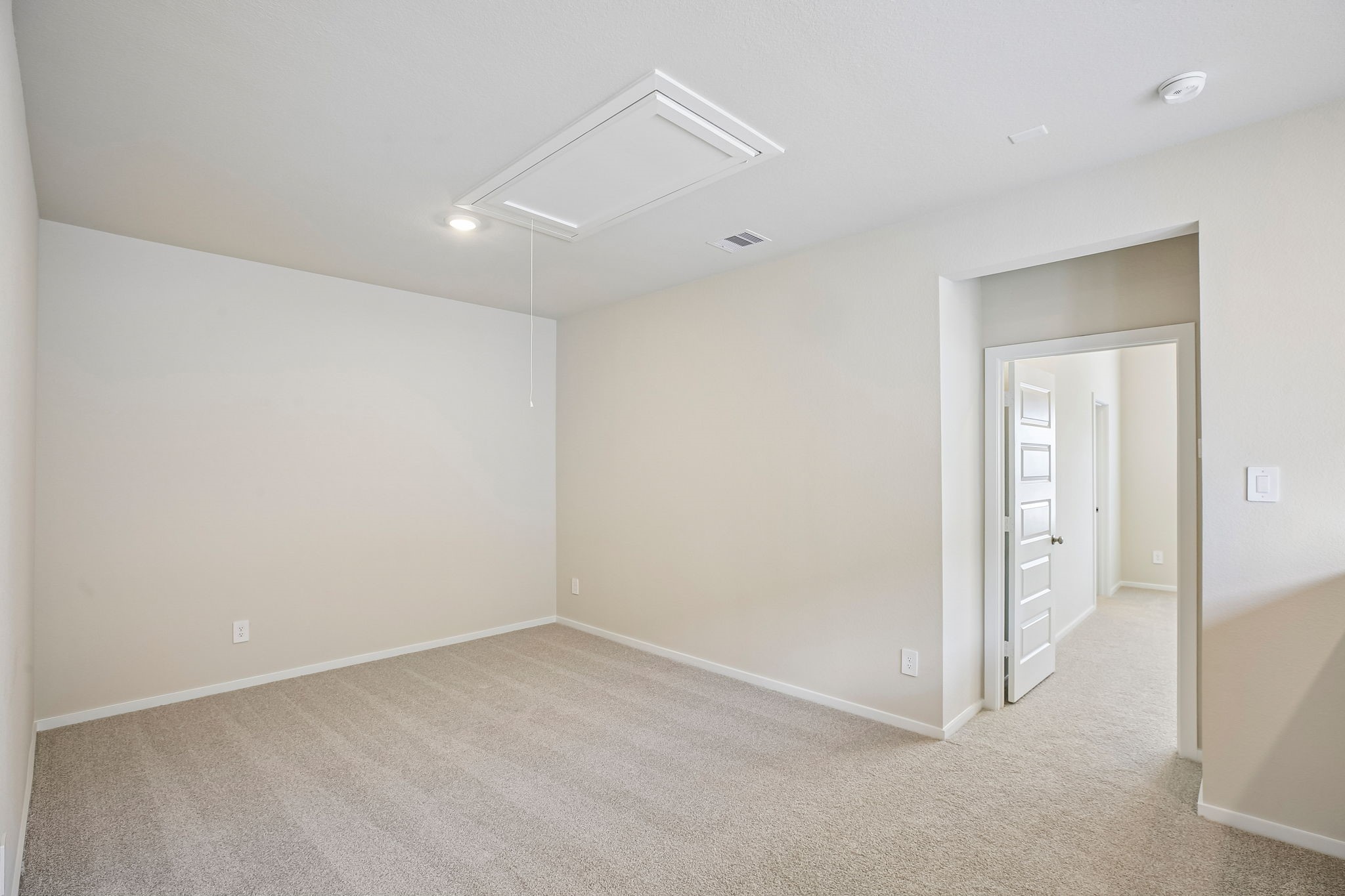 Photo is not of the actual home, but is an inspirational photo of the builder's model and may depict options, furnishings, and/or decorator features that are not included.