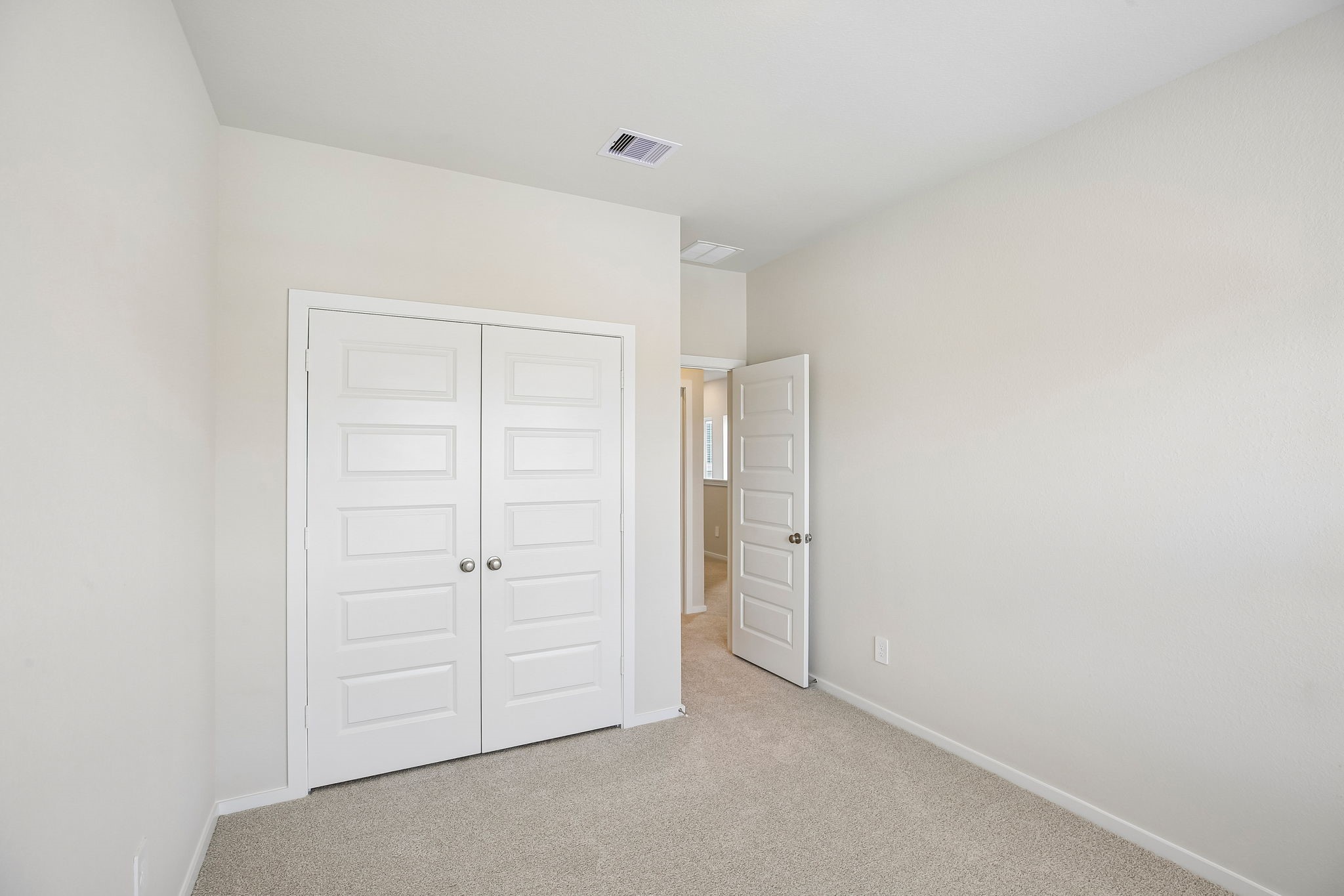 Photo is not of the actual home, but is an inspirational photo of the builder's model and may depict options, furnishings, and/or decorator features that are not included.