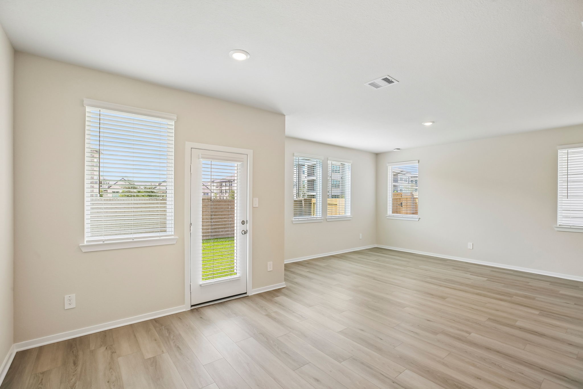 Photo is not of the actual home, but is an inspirational photo of the builder's model and may depict options, furnishings, and/or decorator features that are not included.