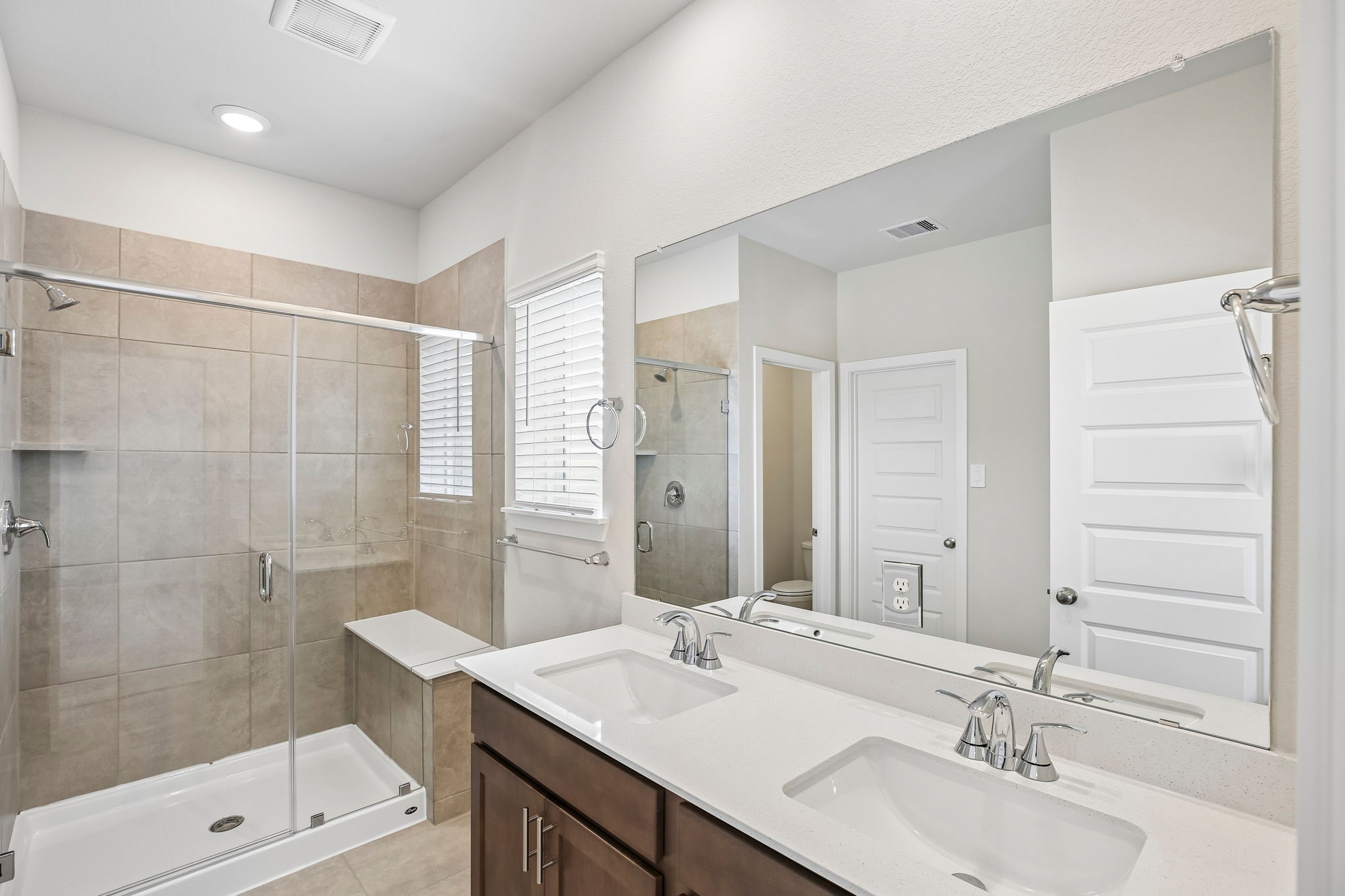 Photo is not of the actual home, but is an inspirational photo of the builder's model and may depict options, furnishings, and/or decorator features that are not included.