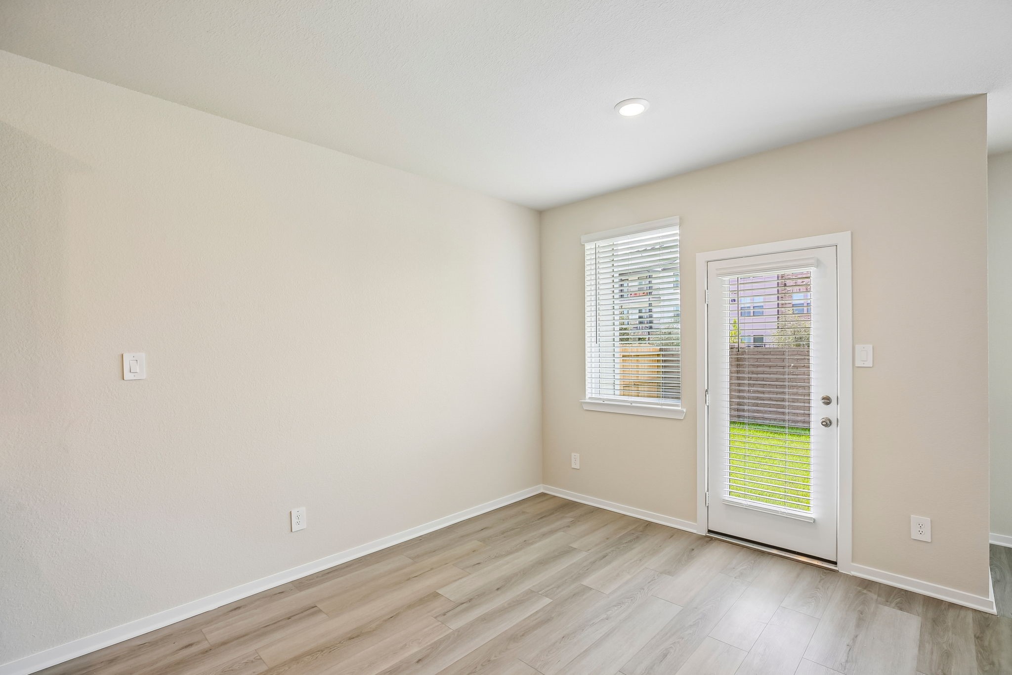 Photo is not of the actual home, but is an inspirational photo of the builder's model and may depict options, furnishings, and/or decorator features that are not included.