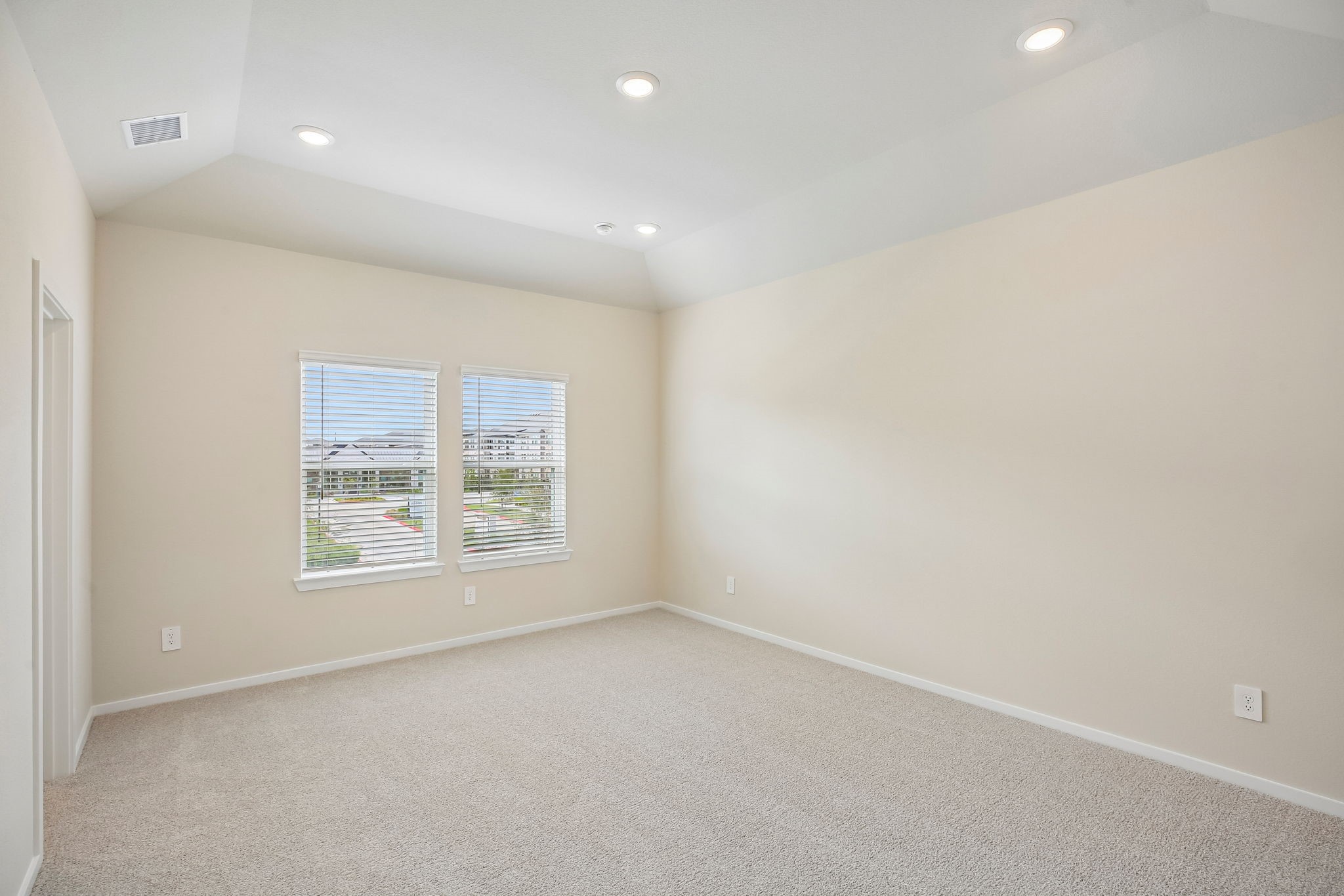 Photo is not of the actual home, but is an inspirational photo of the builder's model and may depict options, furnishings, and/or decorator features that are not included.
