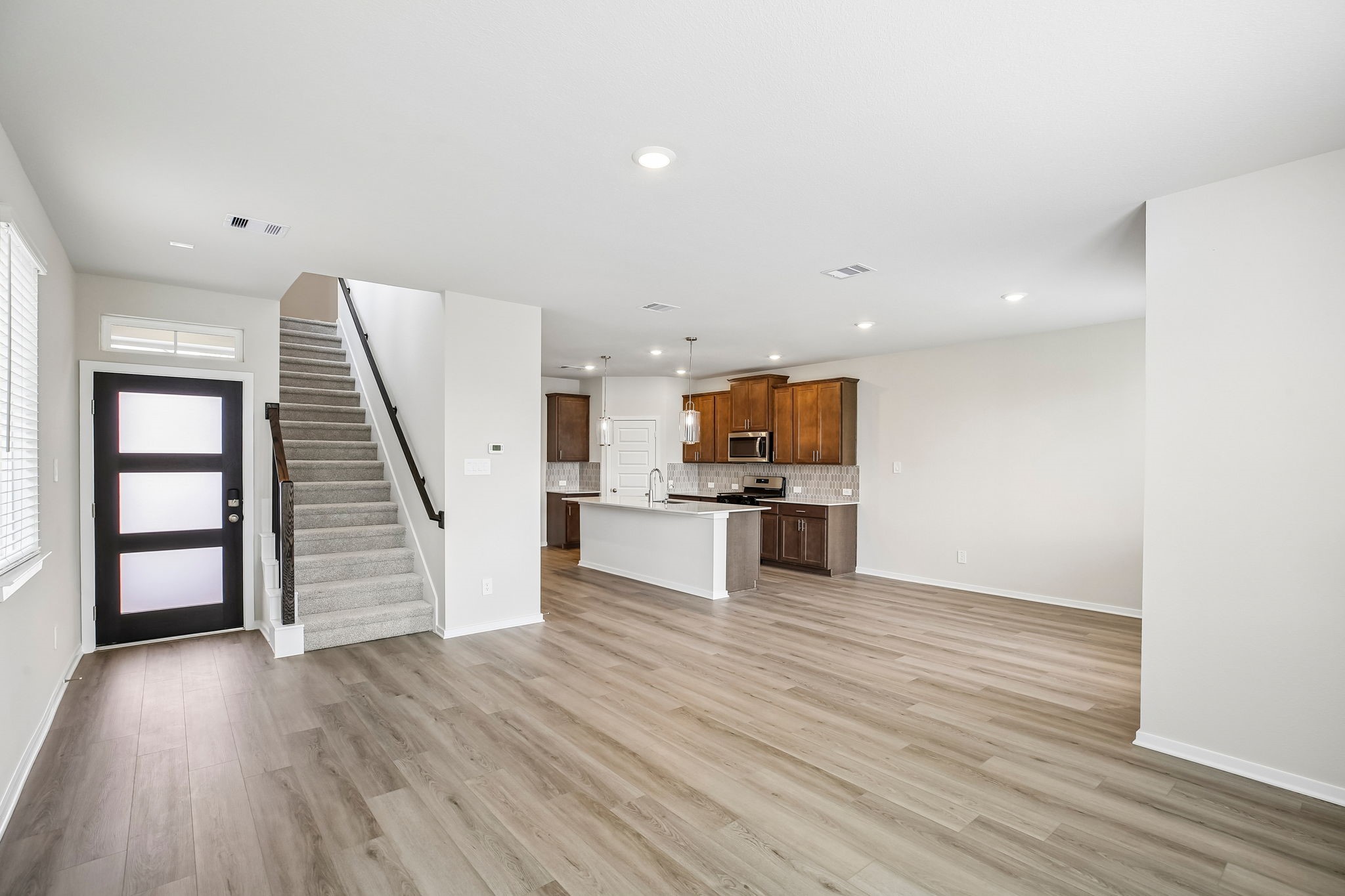 Photo is not of the actual home, but is an inspirational photo of the builder's model and may depict options, furnishings, and/or decorator features that are not included.