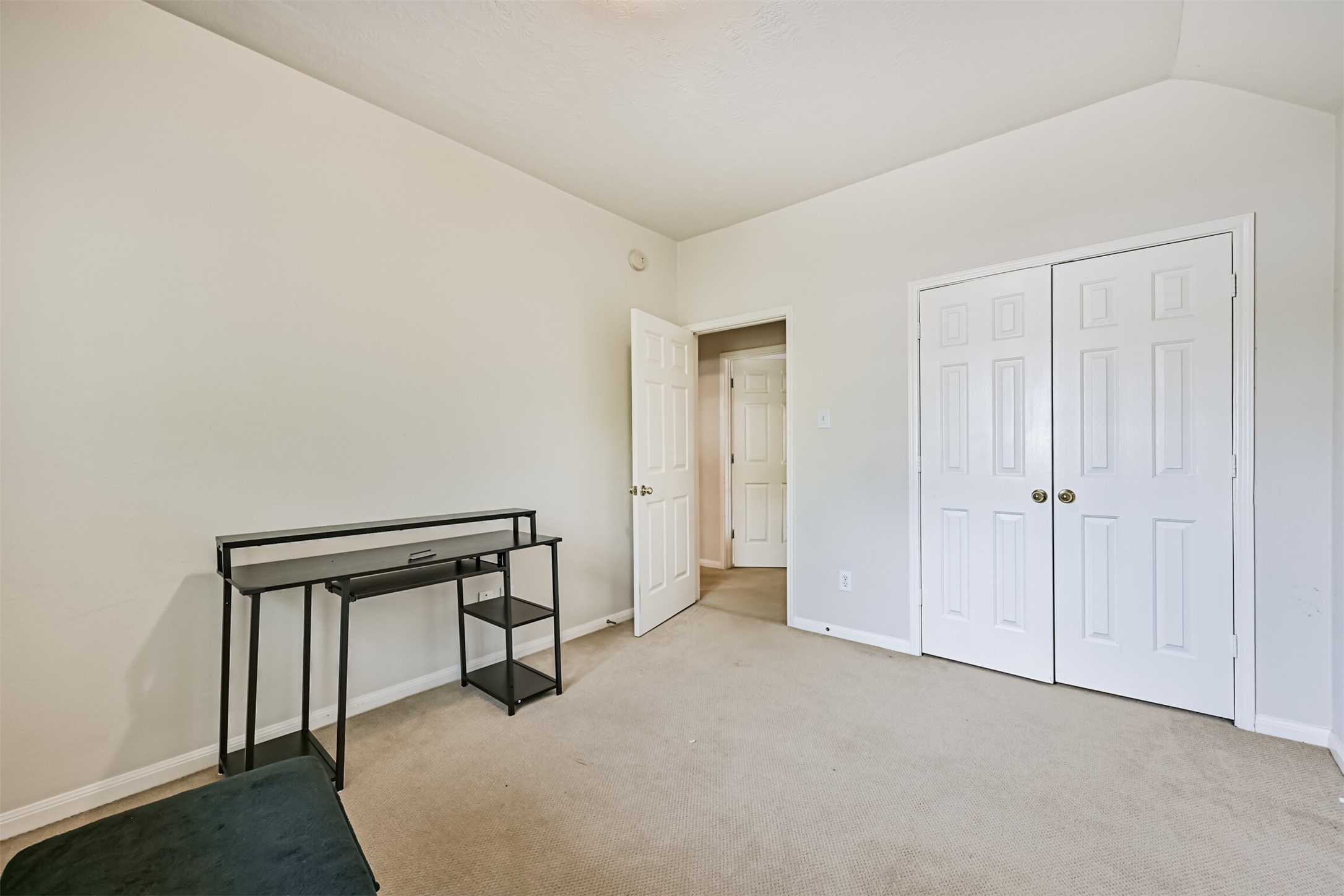 880 Shoal Pointe Lane, League City, TX 77573
