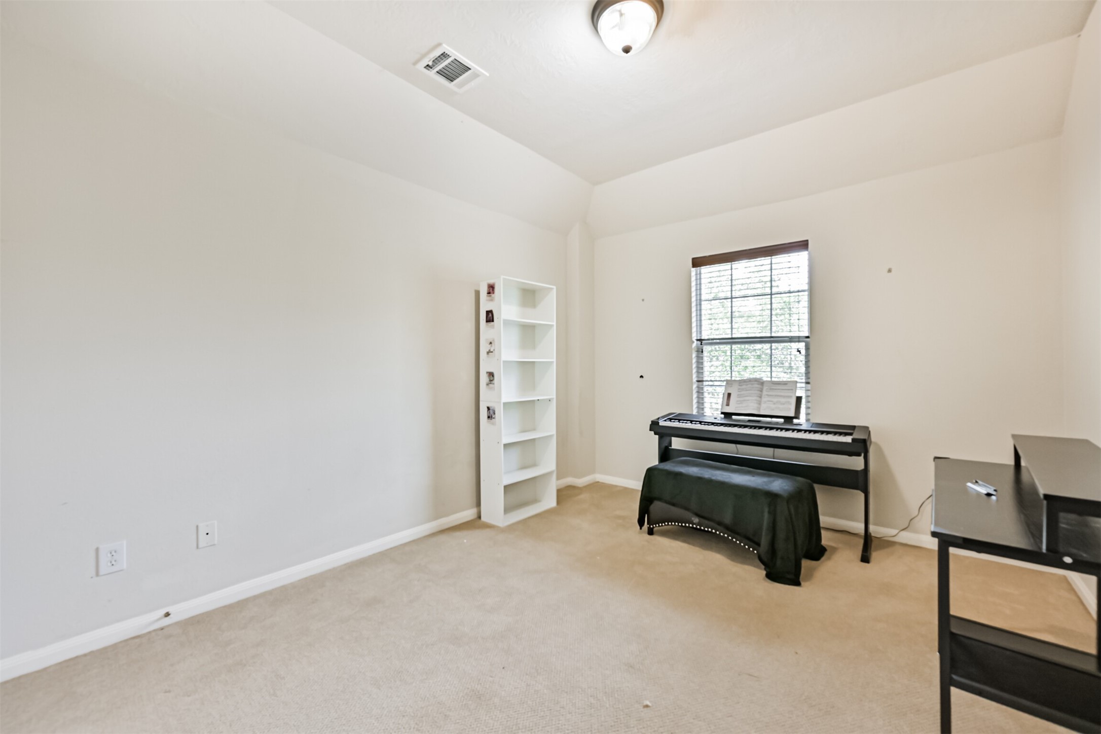 Fifth bedroom