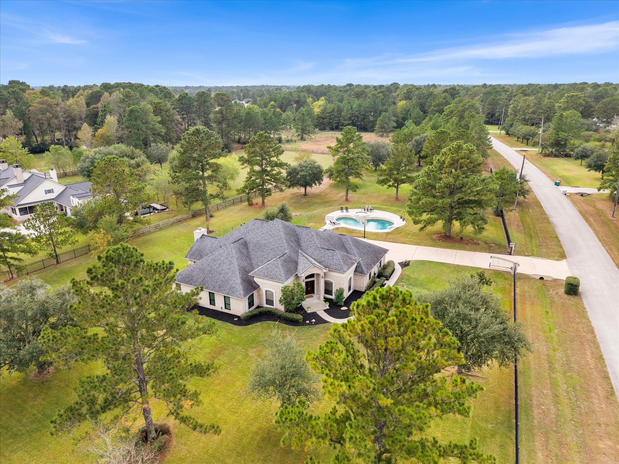 10231 Crestwater Circle, Magnolia, TX 77354