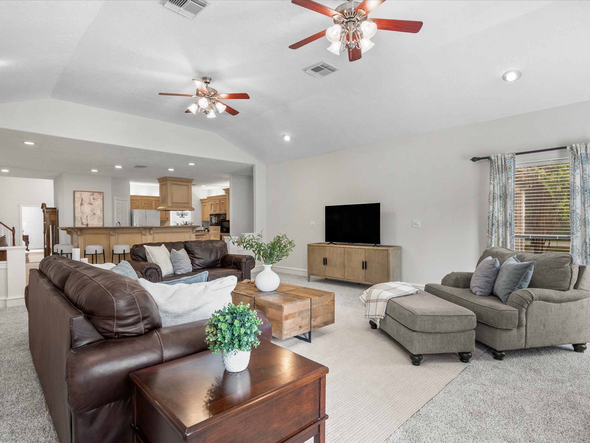 10231 Crestwater Circle, Magnolia, TX 77354
