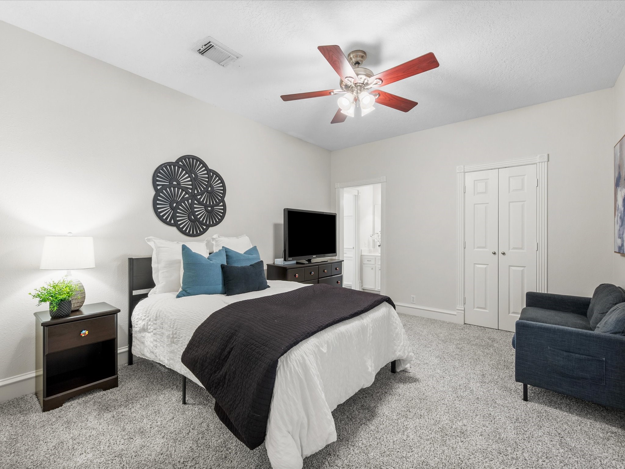10231 Crestwater Circle, Magnolia, TX 77354